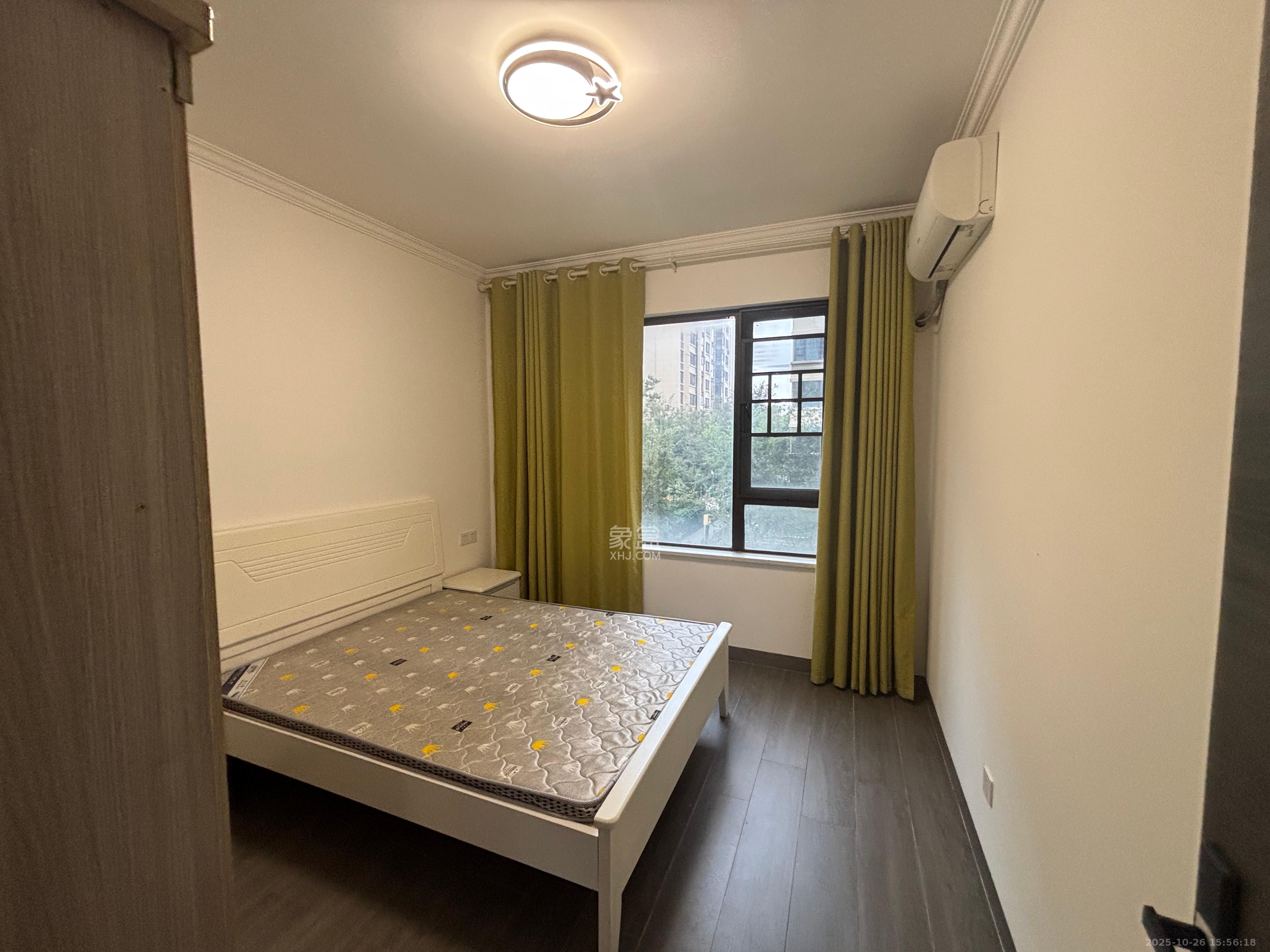 绿地海外滩二期  4室2厅2卫    2500.0元/月 绿地海外滩二期  4室2厅2卫    2500.0元/月室内图