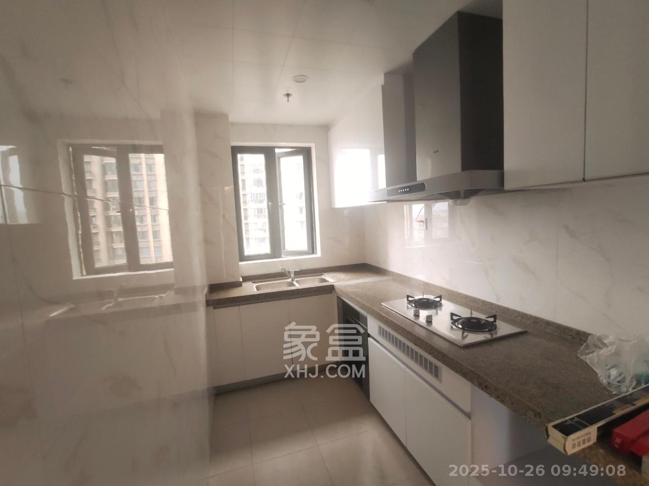 恒大翡翠华庭 3室2厅2卫 2700.0元/月 恒大翡翠华庭 3室2厅2卫 2700.0元/月室内图