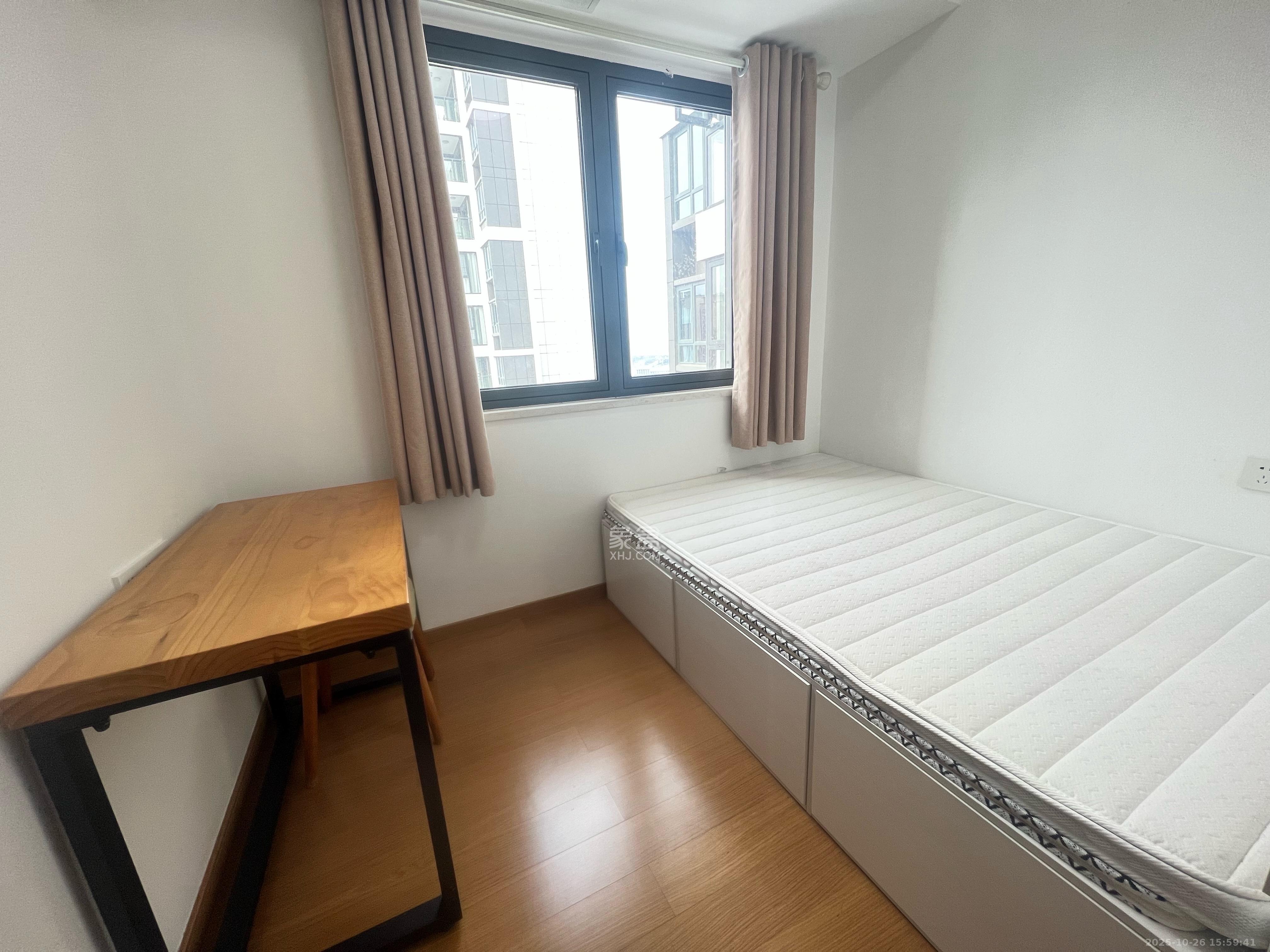 清控湖山雅居南区  3室2厅2卫    2600.0元/月室内图