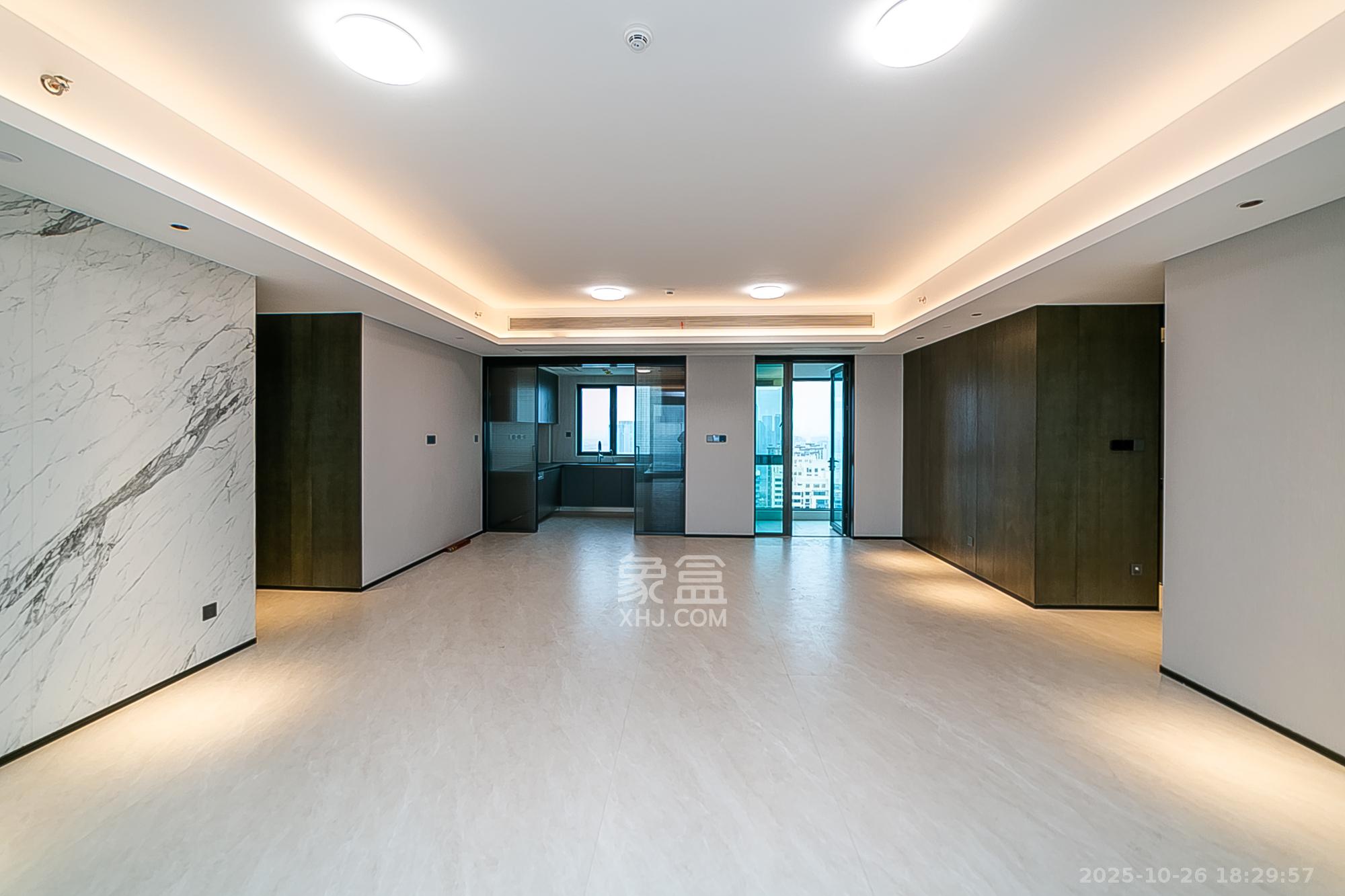 中海阅湘台  4室2厅2卫    458.0万 中海阅湘台  4室2厅2卫    458.0万客厅