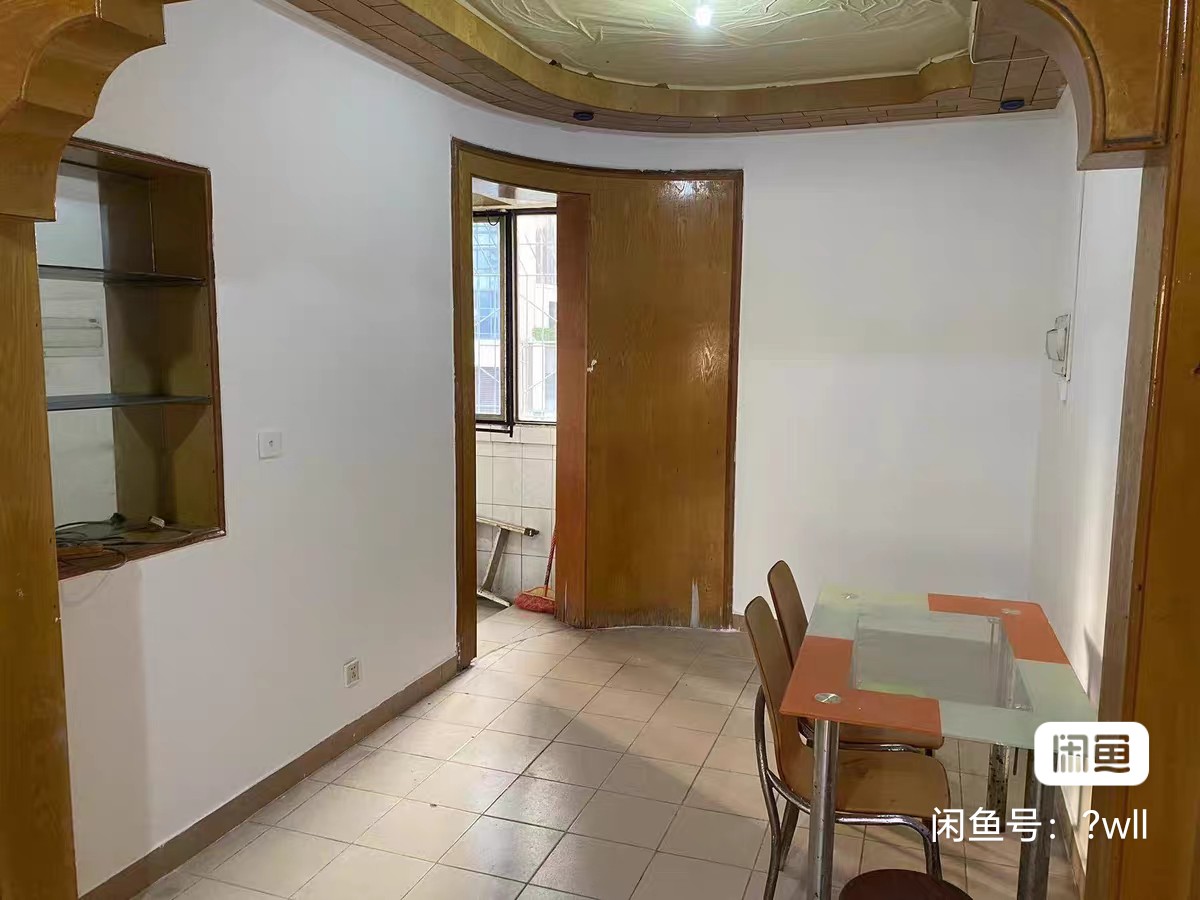 规划局宿舍 2室2厅1卫 70.0万 规划局宿舍 2室2厅1卫 70.0万客厅