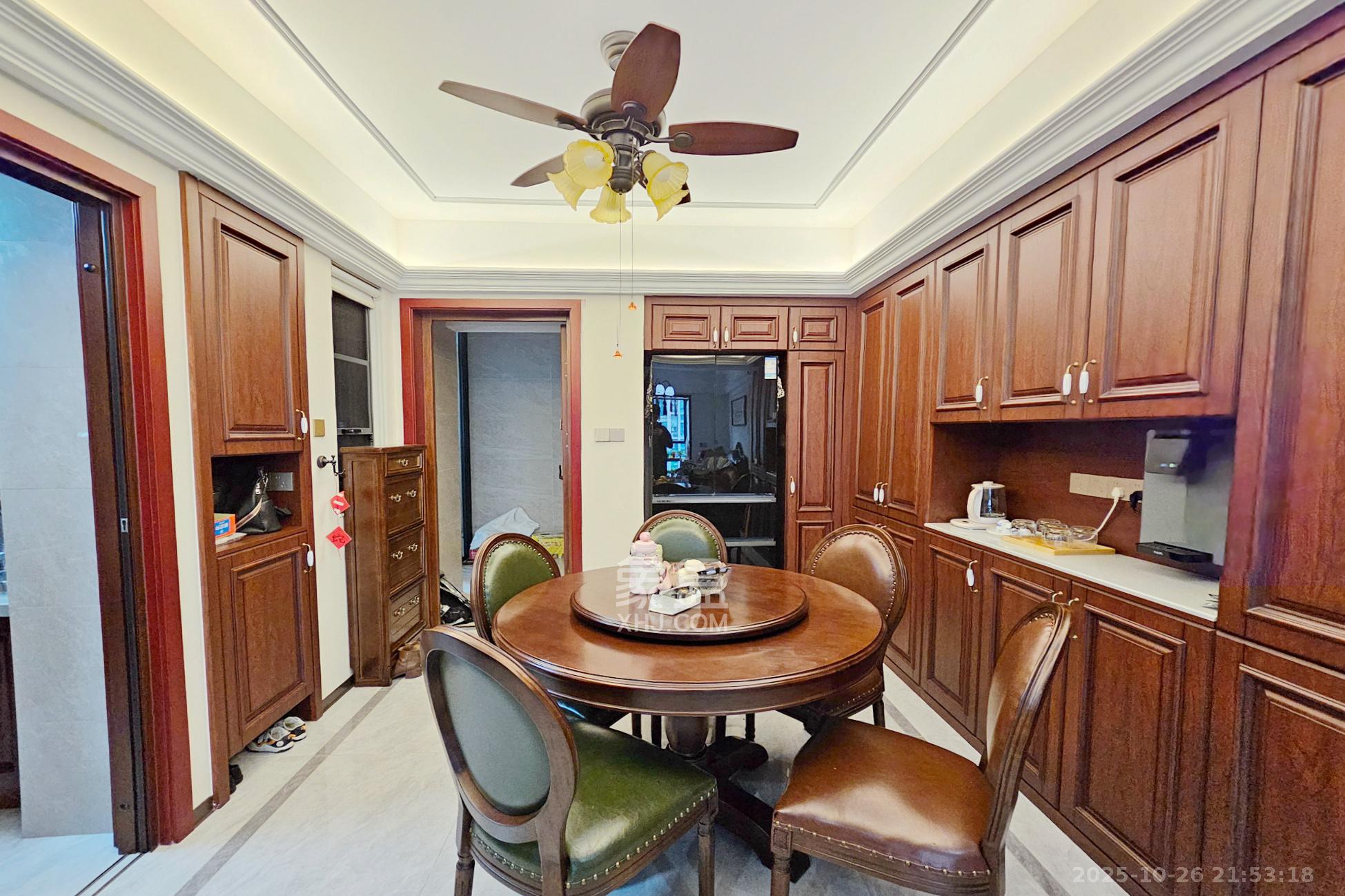 明昇壹城（明昇时代广场）一期  3室2厅1卫    159.0万客厅