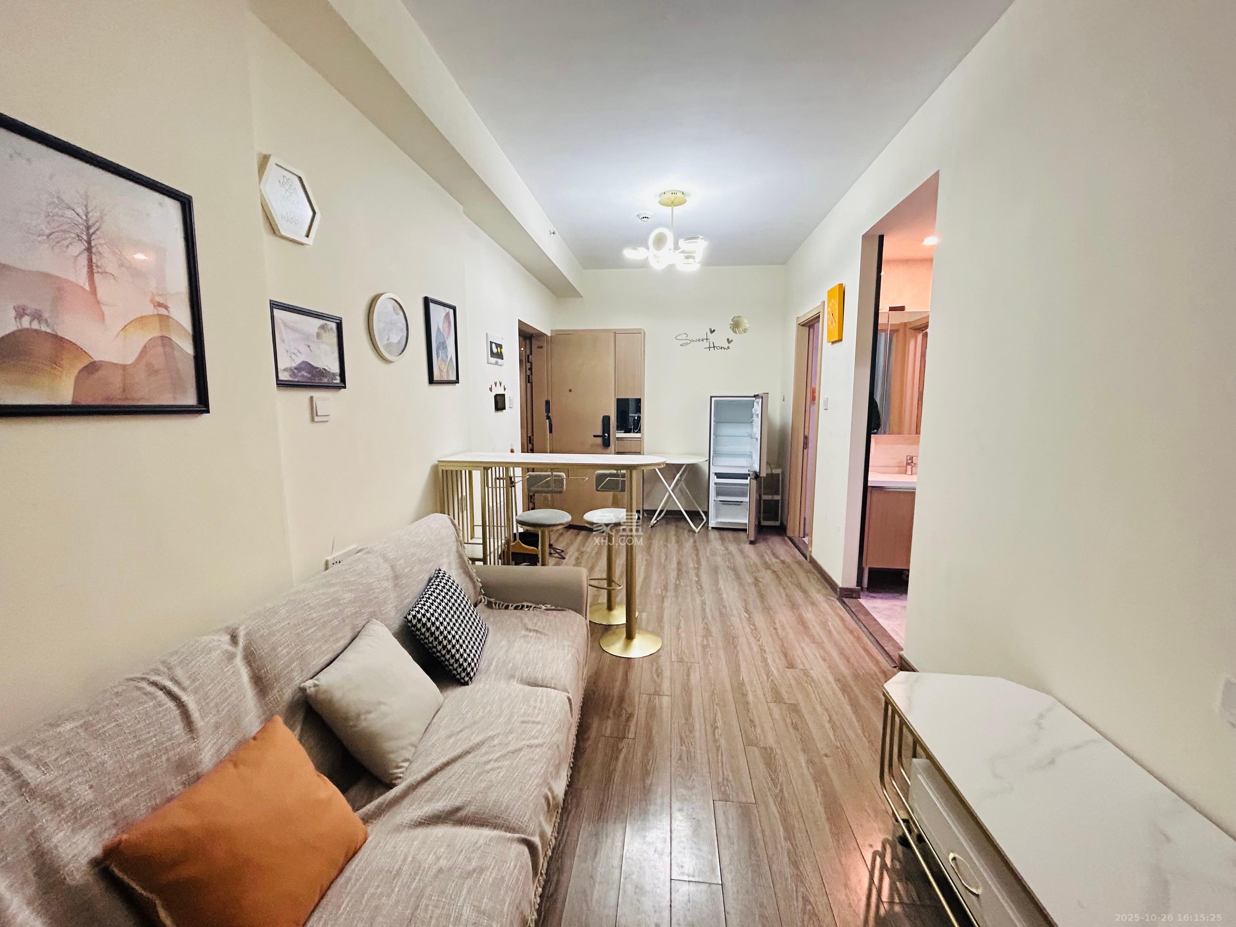 卓越浅水湾  1室1厅1卫    2000.0元/月 卓越浅水湾  1室1厅1卫    2000.0元/月