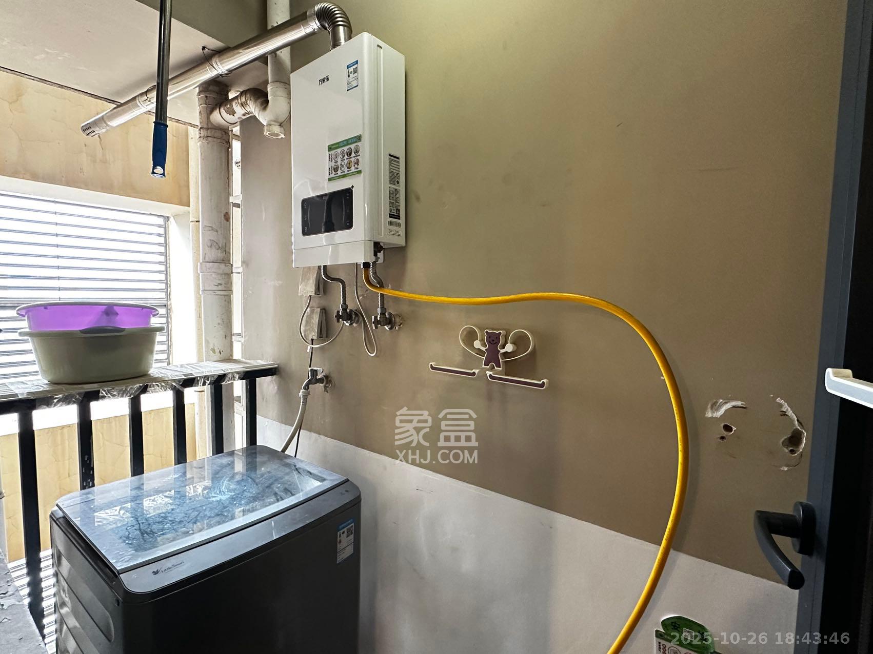 德思勤城市广场(宝格丽公寓) 1室1厅1卫 2400.0元/月 德思勤城市广场(宝格丽公寓) 1室1厅1卫 2400.0元/月室内图