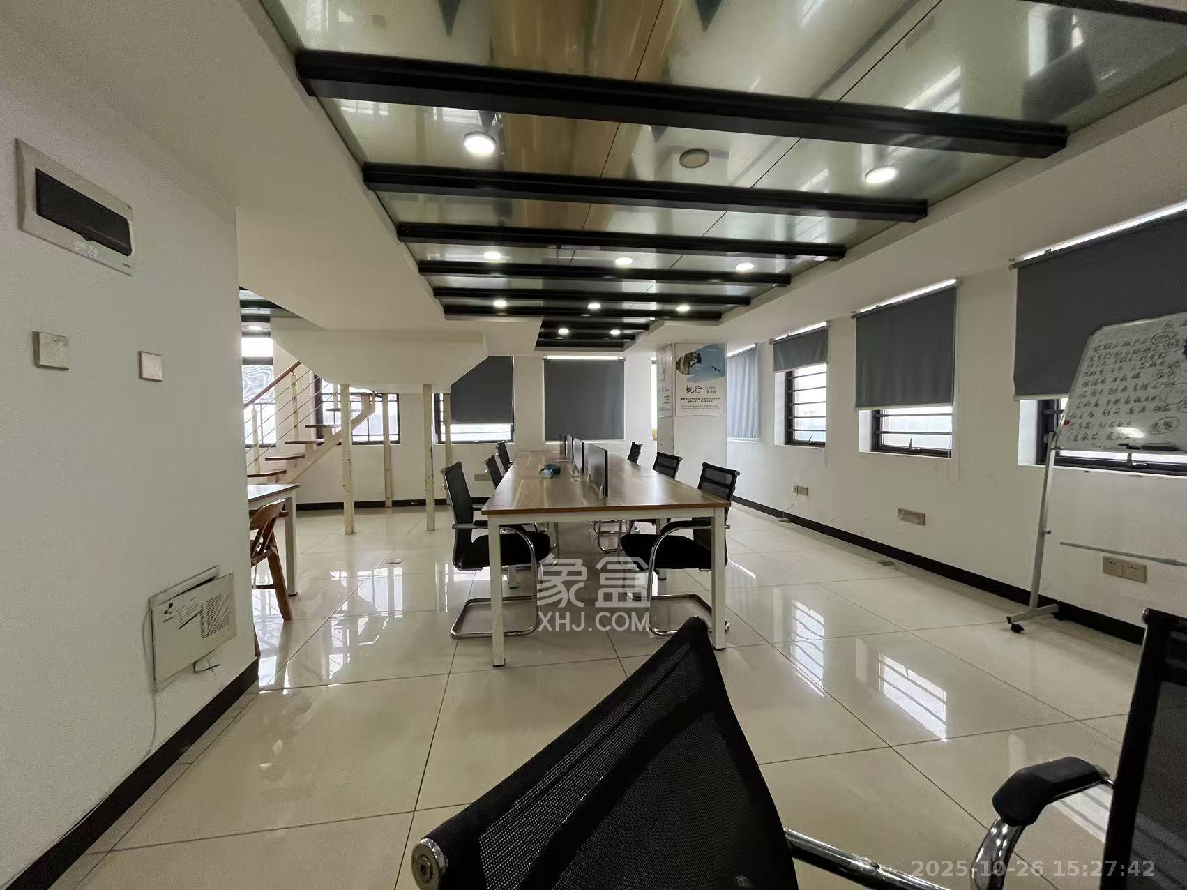 华润置地广场二期 2室2厅1卫 4700.0元/月 华润置地广场二期 2室2厅1卫 4700.0元/月室内图