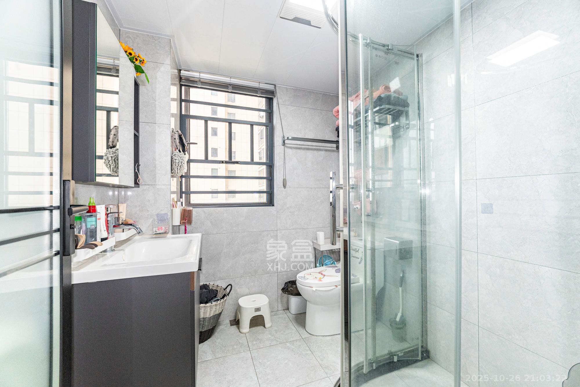 佳俊万家府  3室2厅2卫    108.0万卫生间