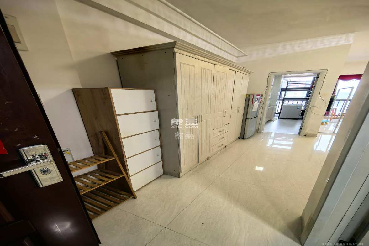 第六都(陆都小区)  1室1厅1卫    1600.0元/月 第六都(陆都小区)  1室1厅1卫    1600.0元/月室内图