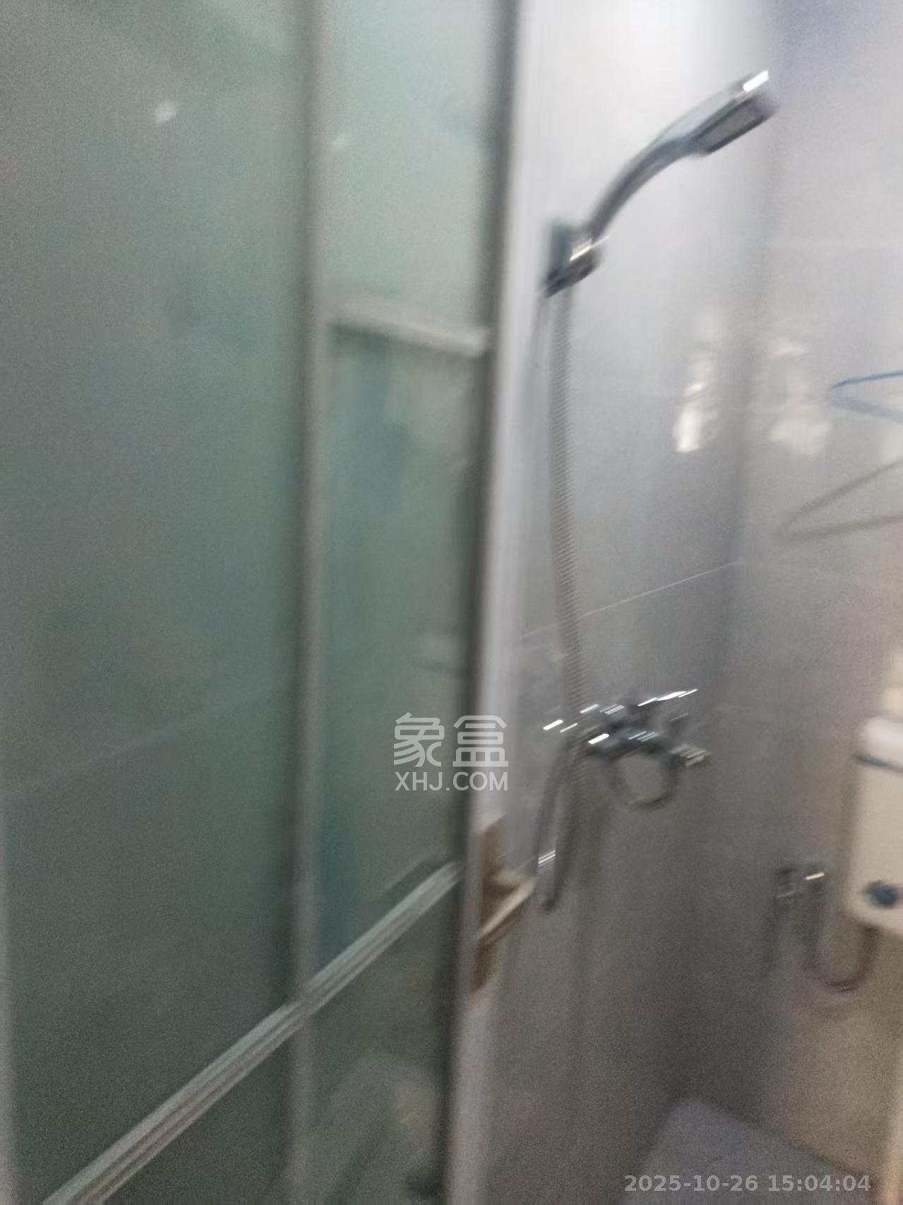 三桥布市  4室1厅3卫    700.0元/月