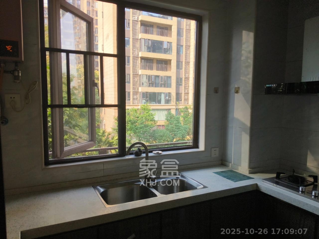 保利东郡  4室2厅2卫    2500.0元/月 保利东郡  4室2厅2卫    2500.0元/月室内图