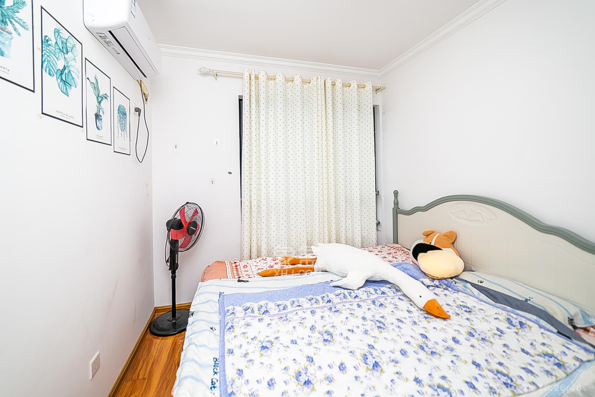 天鸿天府(天鸿中央大院) 2室2厅1卫 65.0万 天鸿天府(天鸿中央大院) 2室2厅1卫 65.0万卧室