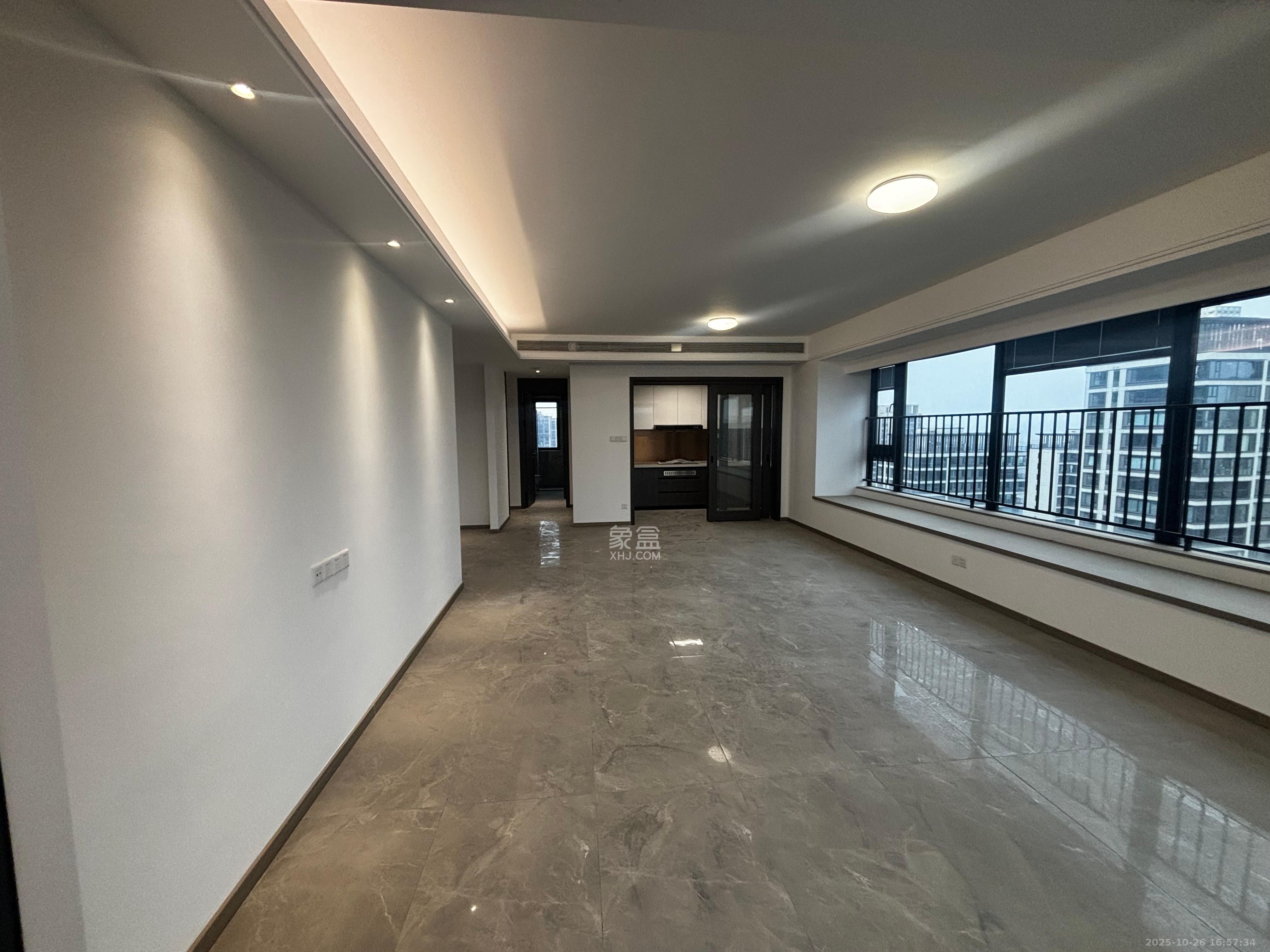 越秀湘江星汇城三期  4室2厅3卫    6800.0元/月 越秀湘江星汇城三期  4室2厅3卫    6800.0元/月室内图