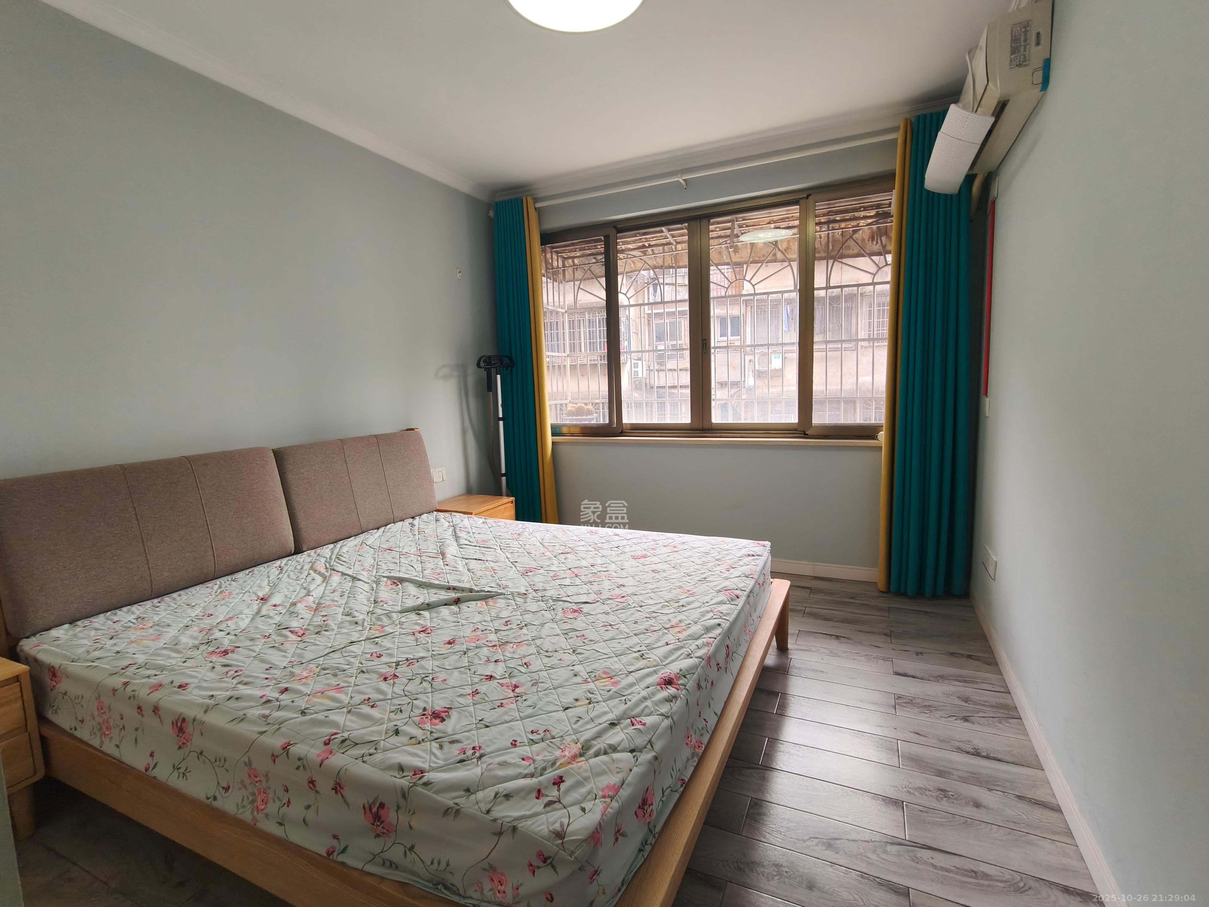 佘家塘、富雅里散盘  3室1厅2卫    3000.0元/月室内图