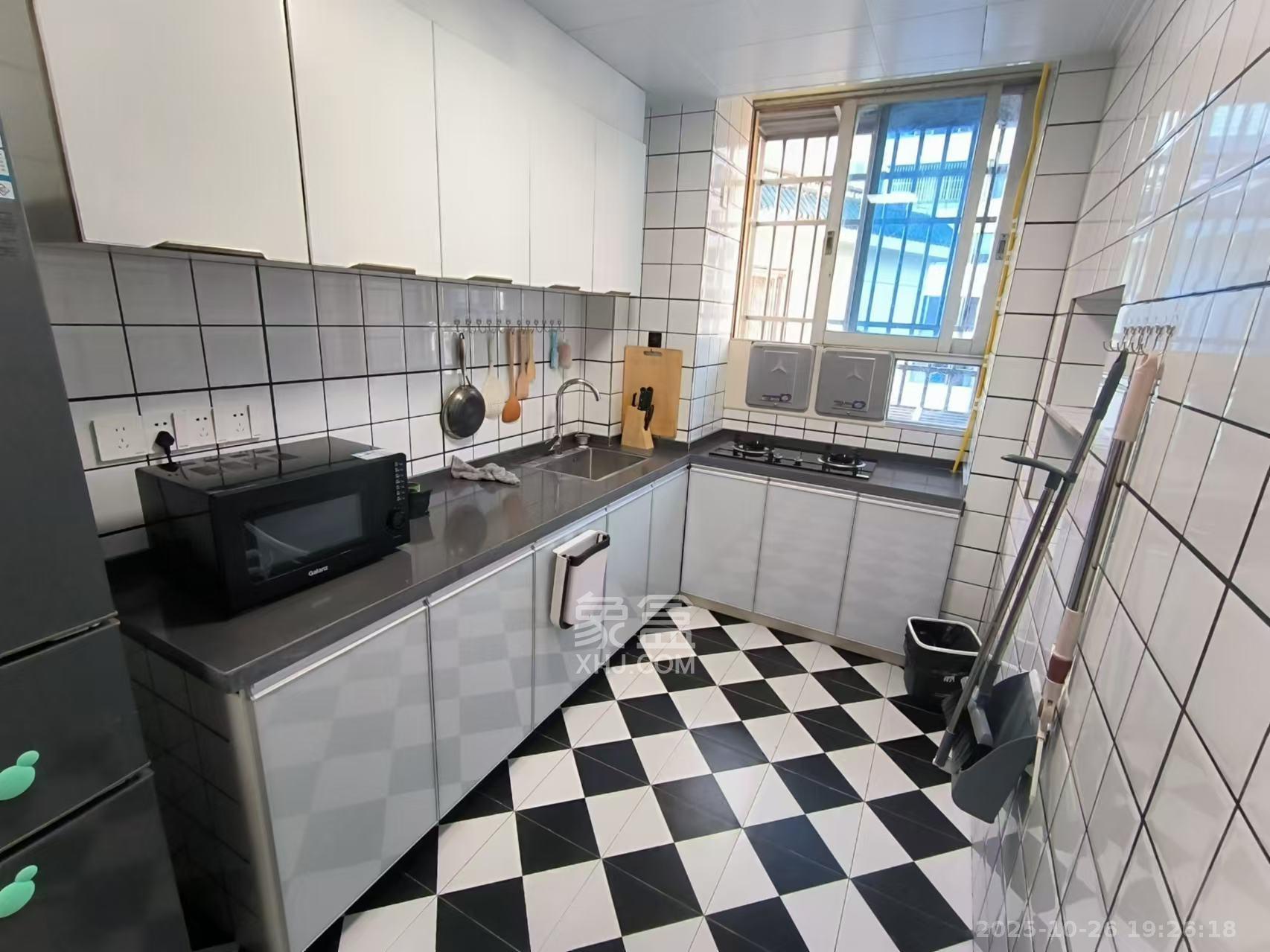 工农桥社区白马公寓(白马庙巷)  2室2厅1卫    2500.0元/月 工农桥社区白马公寓(白马庙巷)  2室2厅1卫    2500.0元/月室内图