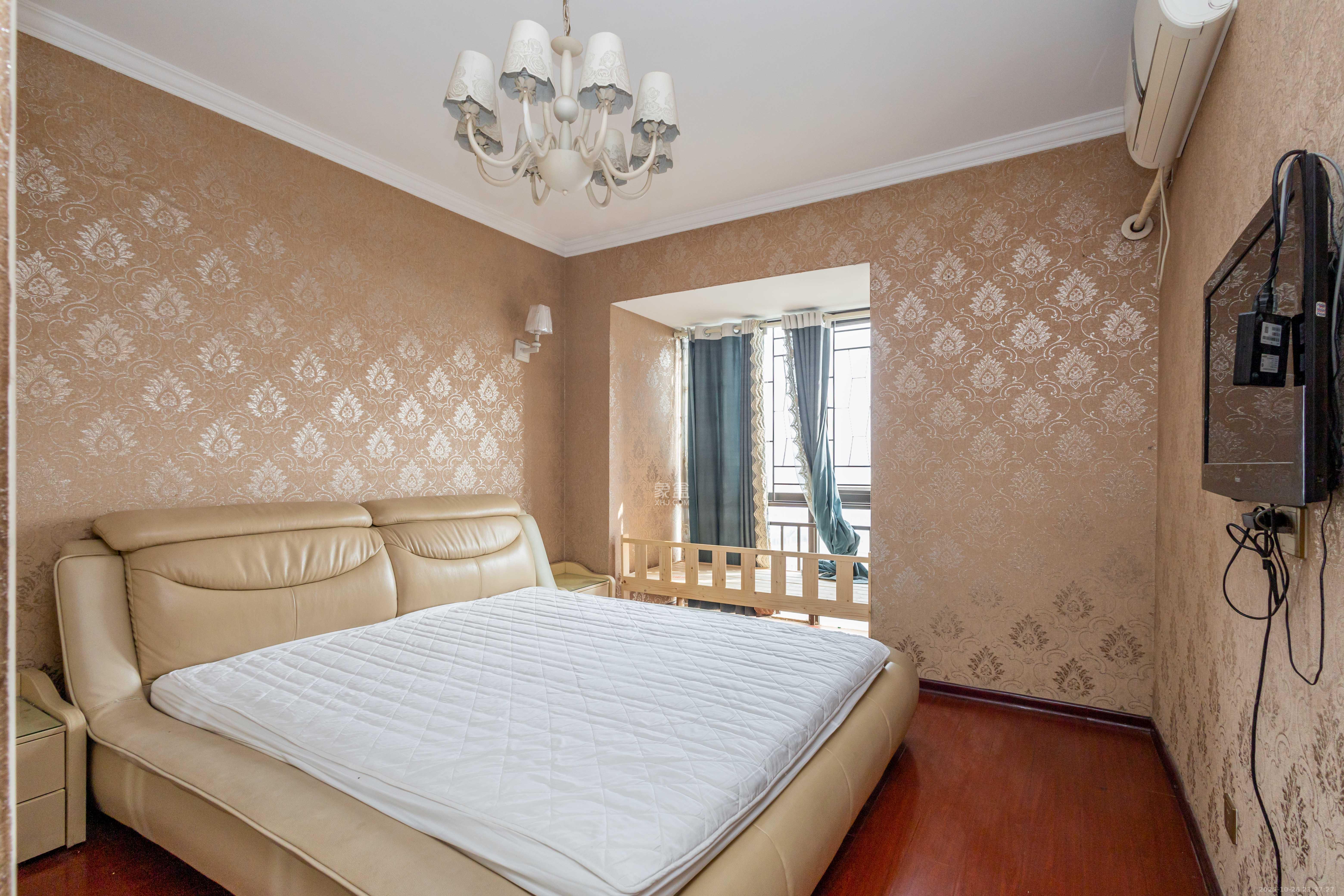 旭辉华庭 3室2厅2卫 75.0万 旭辉华庭 3室2厅2卫 75.0万卧室