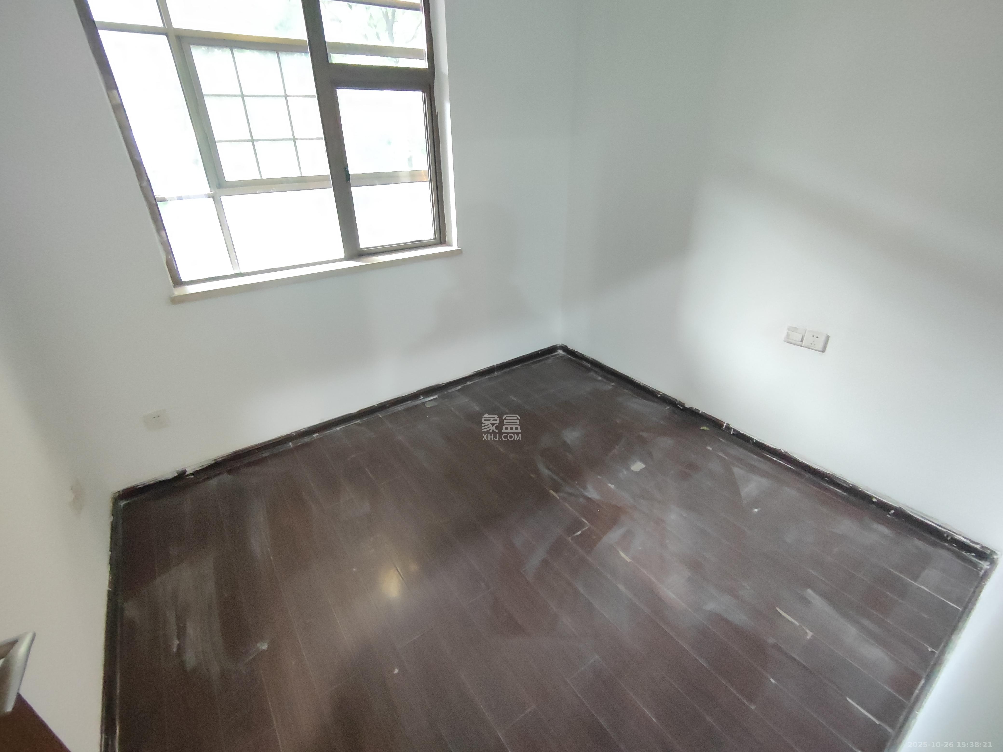 江山帝景哈佛  3室2厅1卫    2200.0元/月 江山帝景哈佛  3室2厅1卫    2200.0元/月室内图