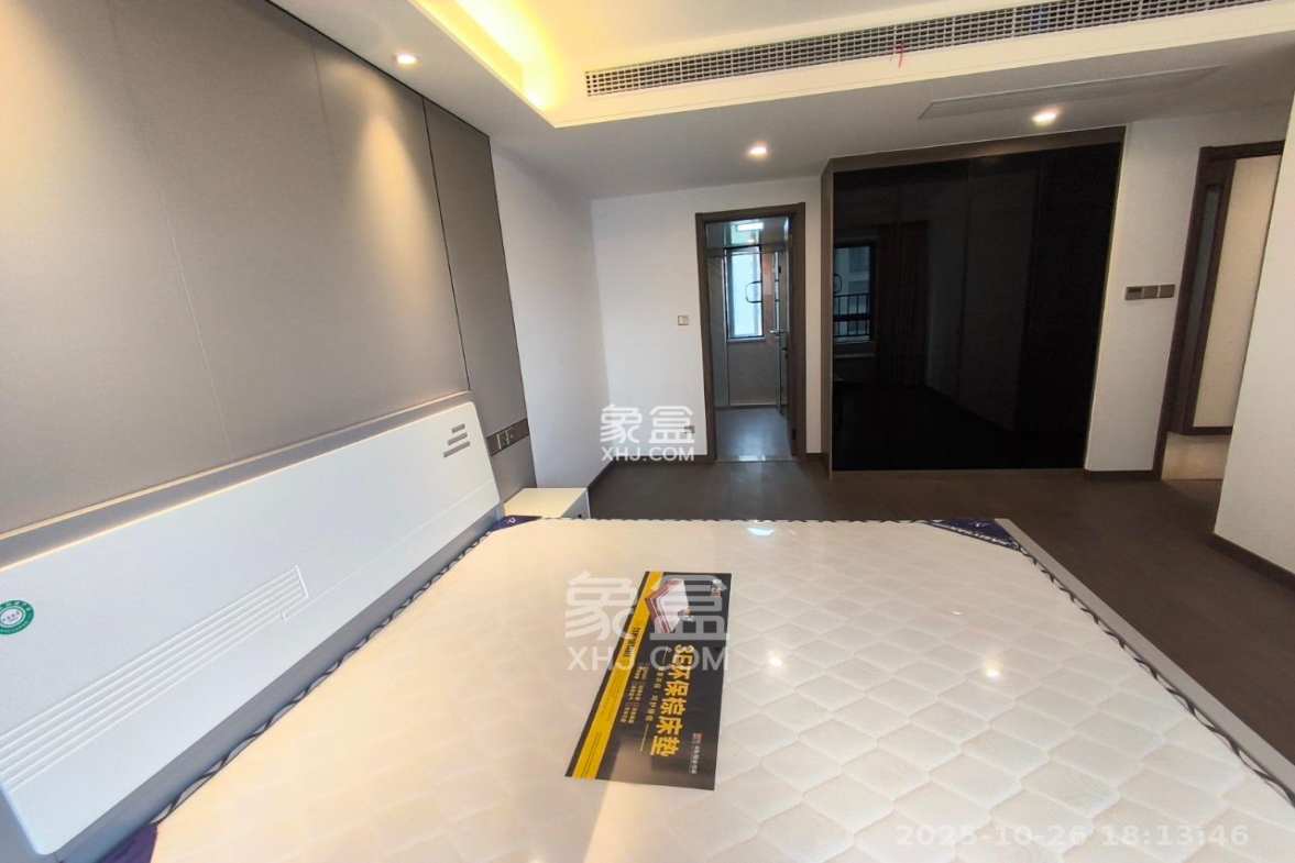 龙湖春江天玺  4室2厅2卫    5000.0元/月 龙湖春江天玺  4室2厅2卫    5000.0元/月室内图