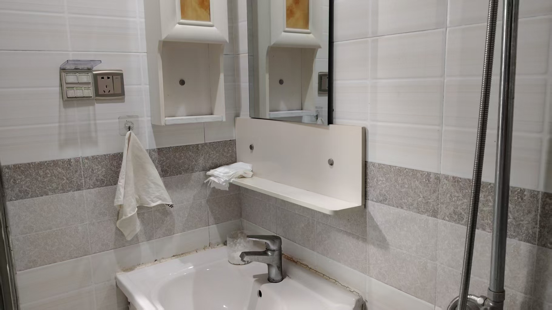 梓山豪苑 1室1厅1卫 1200.0元/月 梓山豪苑 1室1厅1卫 1200.0元/月室内图