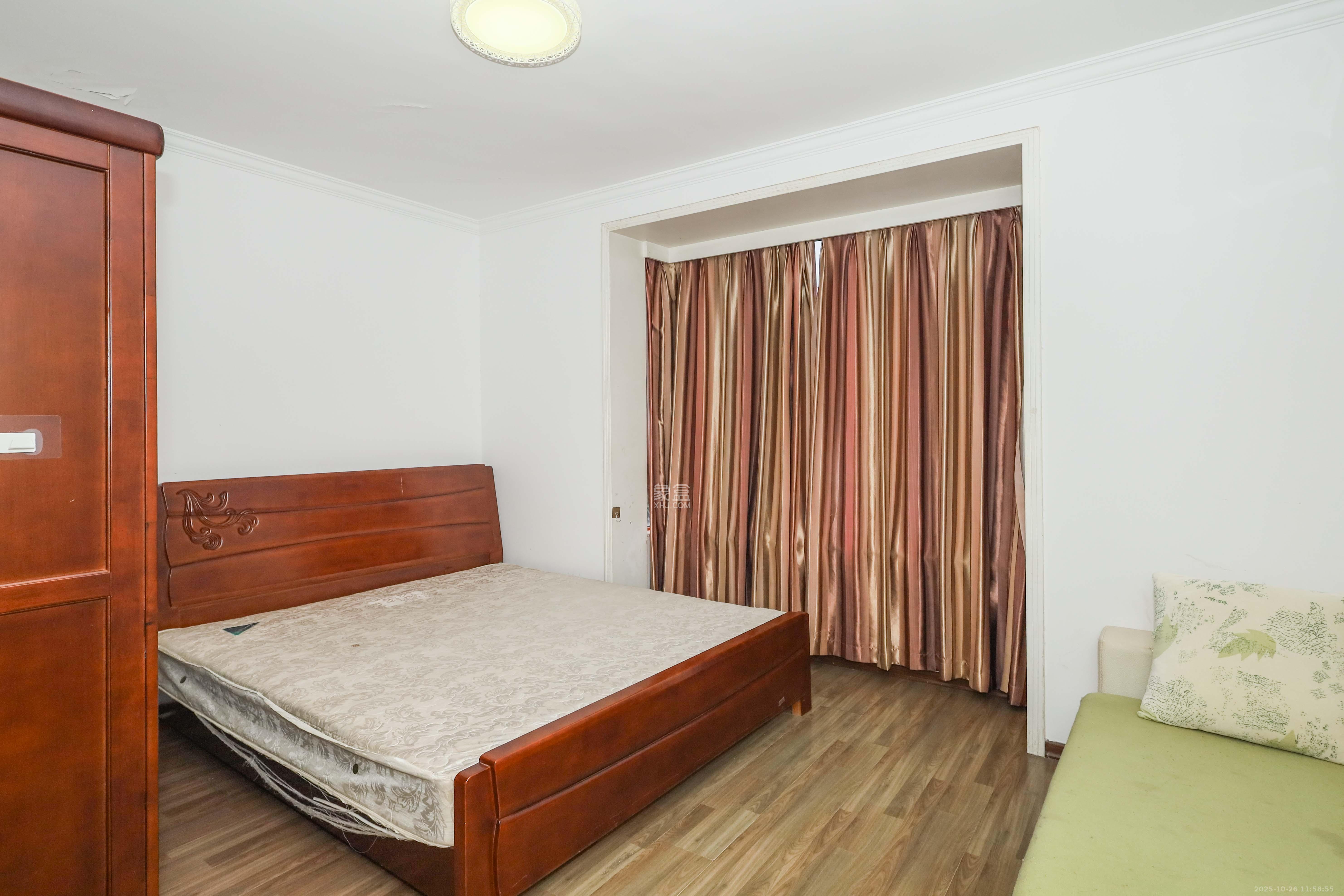 山水英伦  1室2厅4卫    368.0万 山水英伦  1室2厅4卫    368.0万卧室