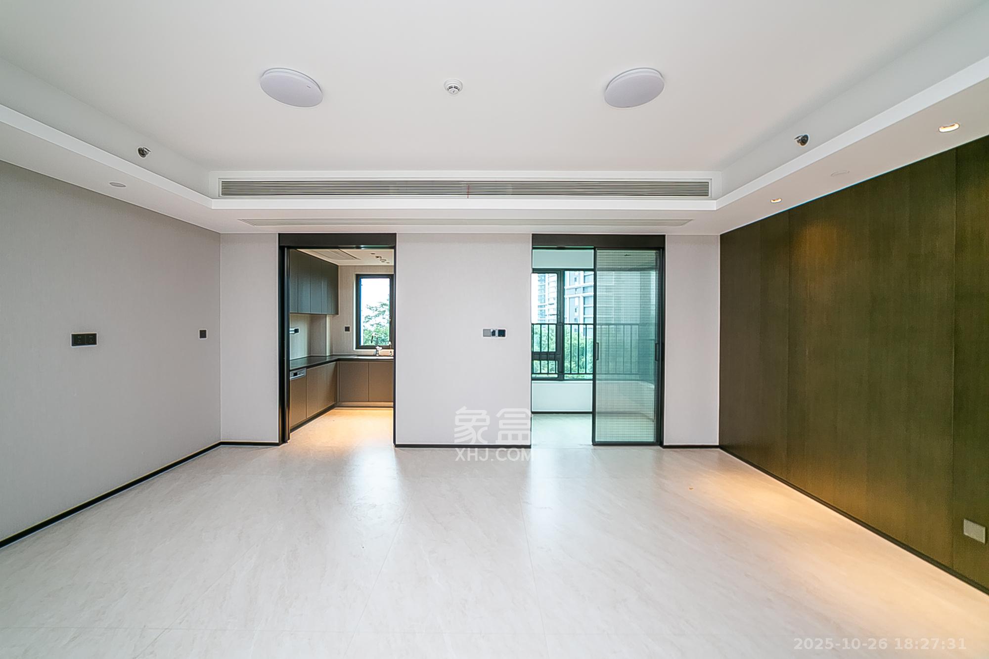 中海阅湘台  4室2厅3卫    398.0万 中海阅湘台  4室2厅3卫    398.0万客厅