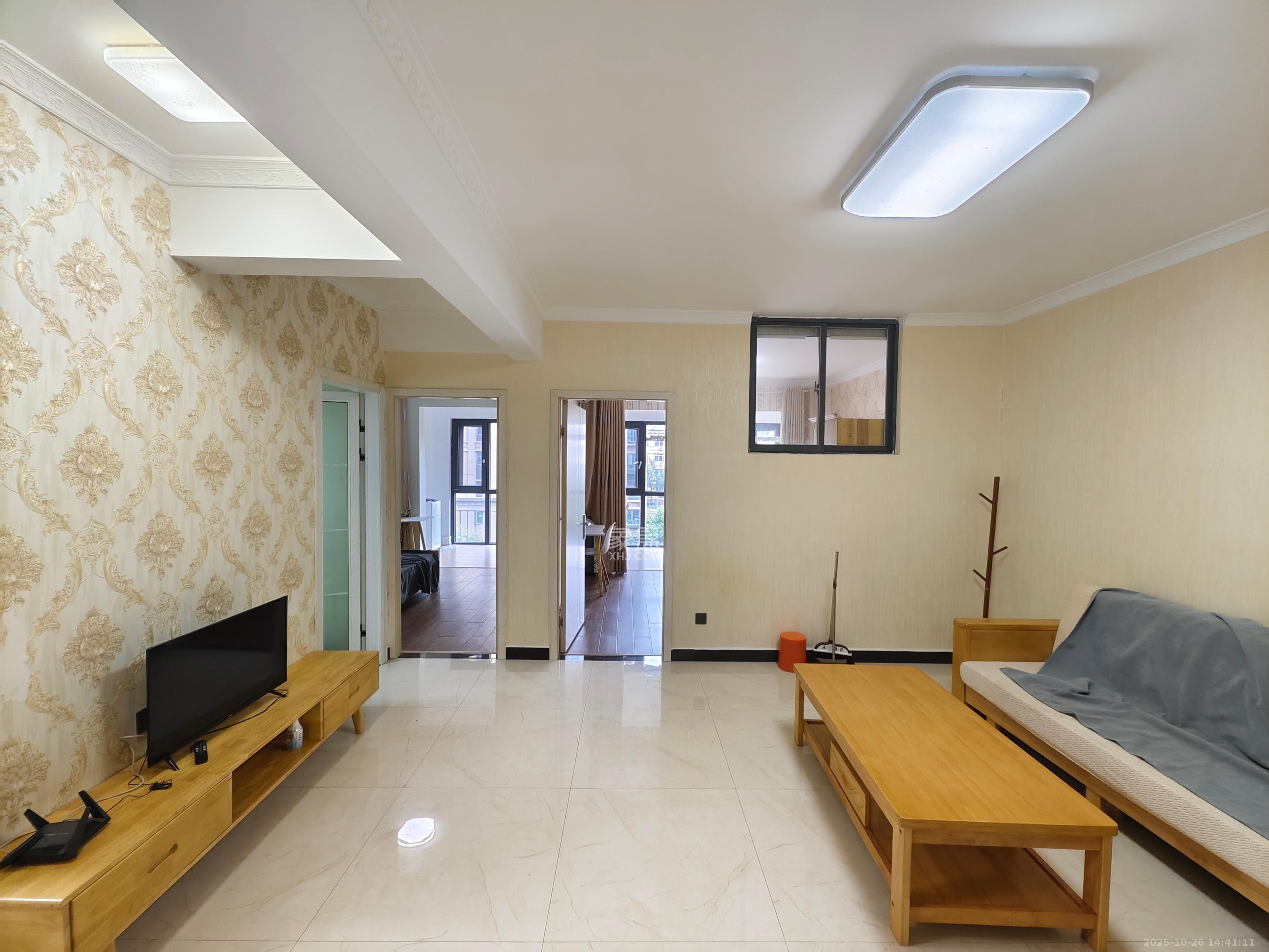 建发中央悦府  2室1厅1卫    2400.0元/月 建发中央悦府  2室1厅1卫    2400.0元/月室内图1