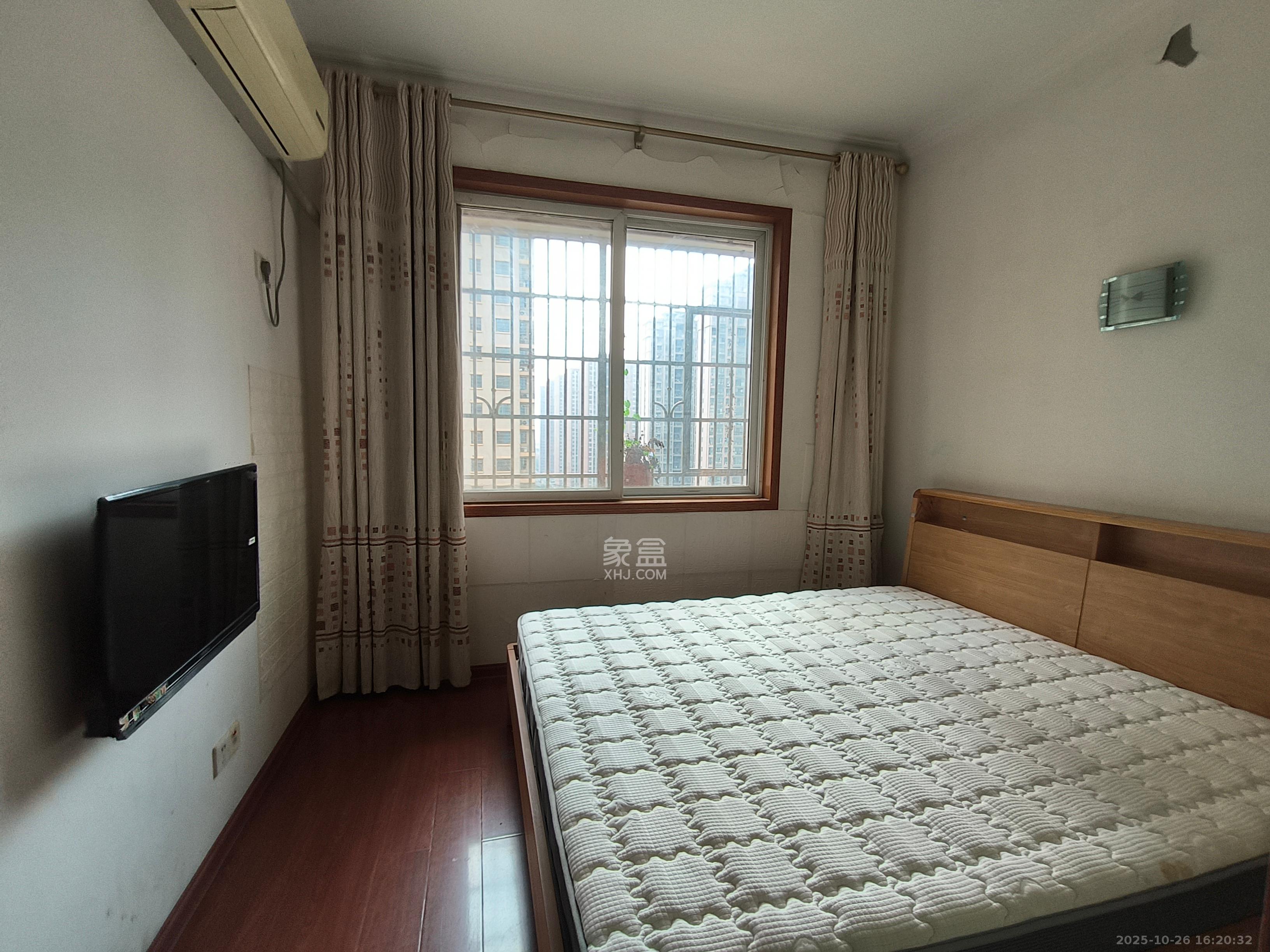 三景国际  3室2厅1卫    1600.0元/月室内图