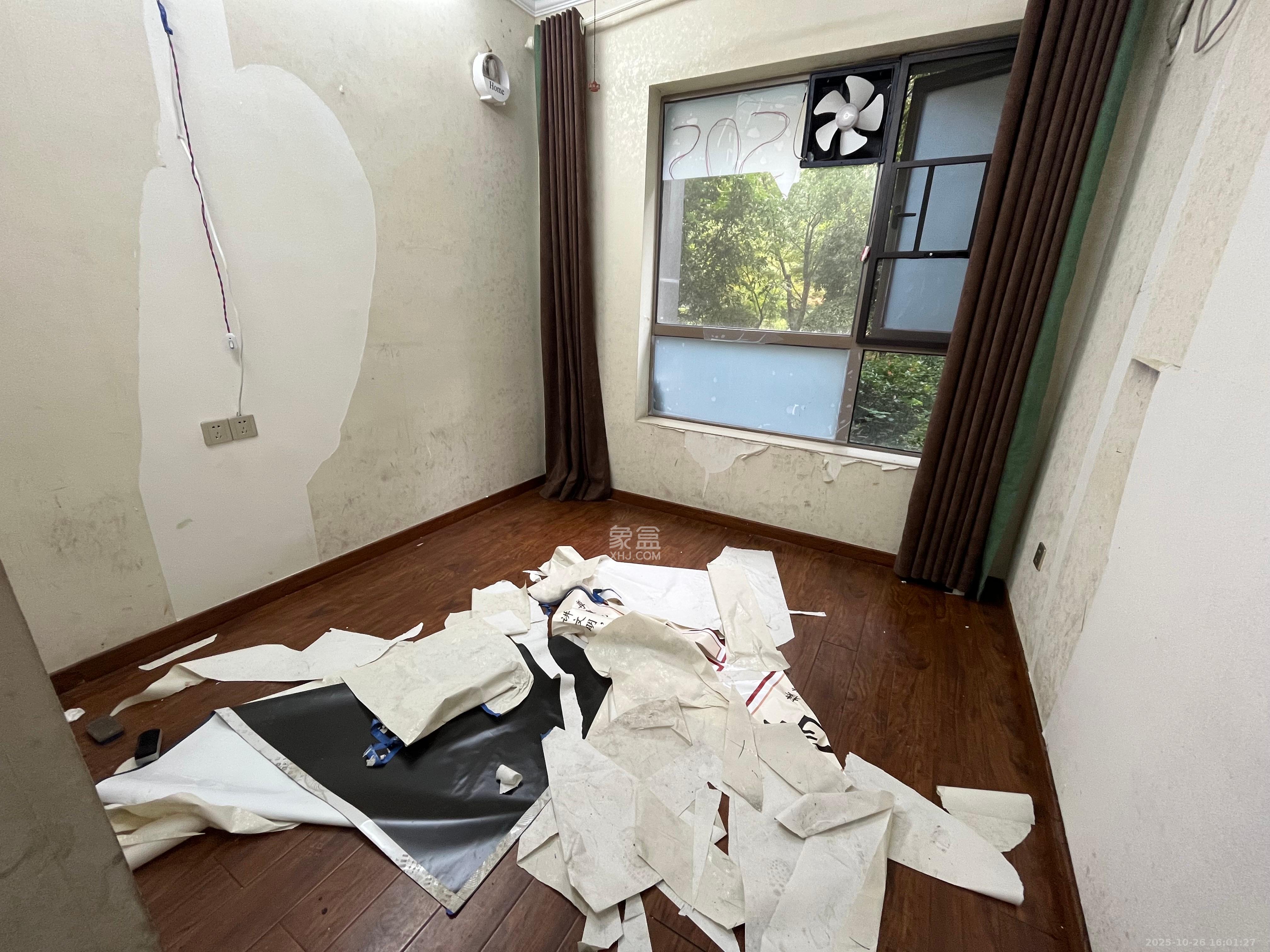 世茂铂翠湾一期 3室2厅1卫 4500.0元/月 世茂铂翠湾一期 3室2厅1卫 4500.0元/月室内图