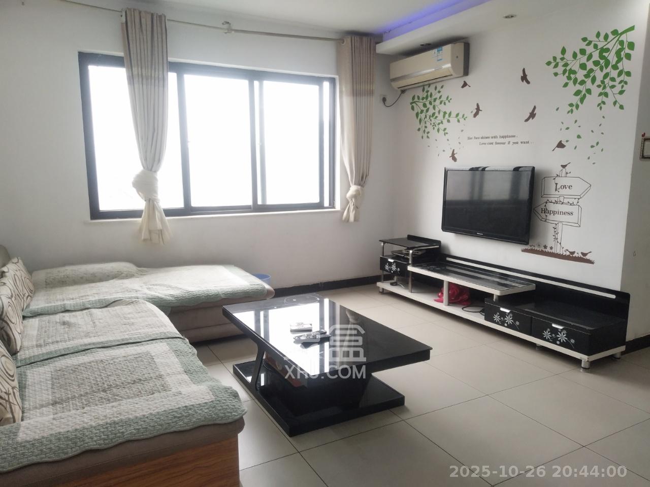 麓江春  2室1厅1卫    2300.0元/月