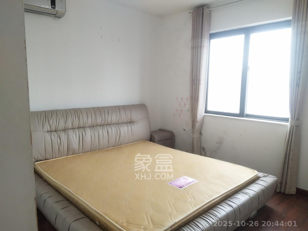 麓江春  2室1厅1卫    2300.0元/月室内图