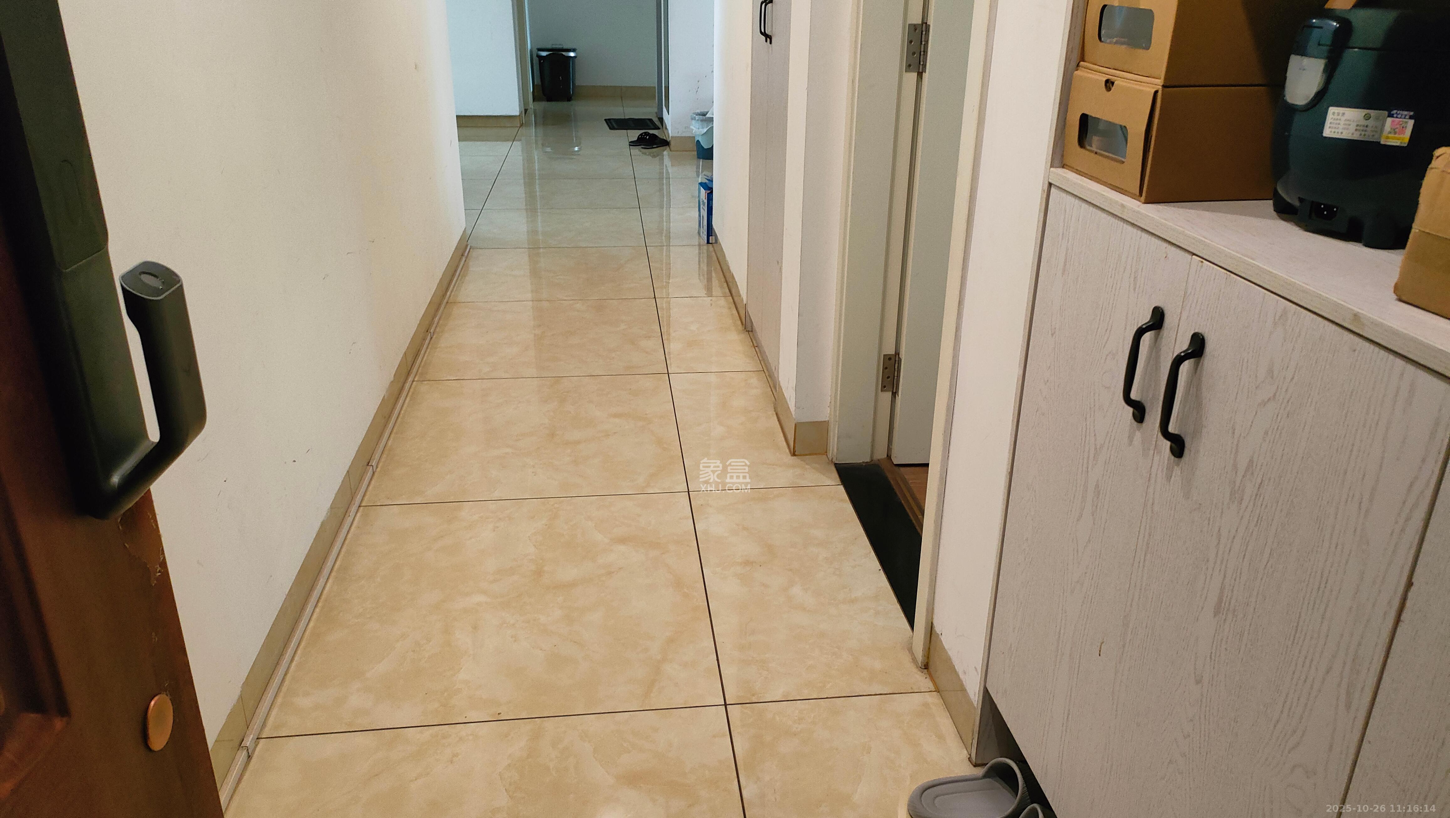 海伦春天  4室2厅2卫    2600.0元/月