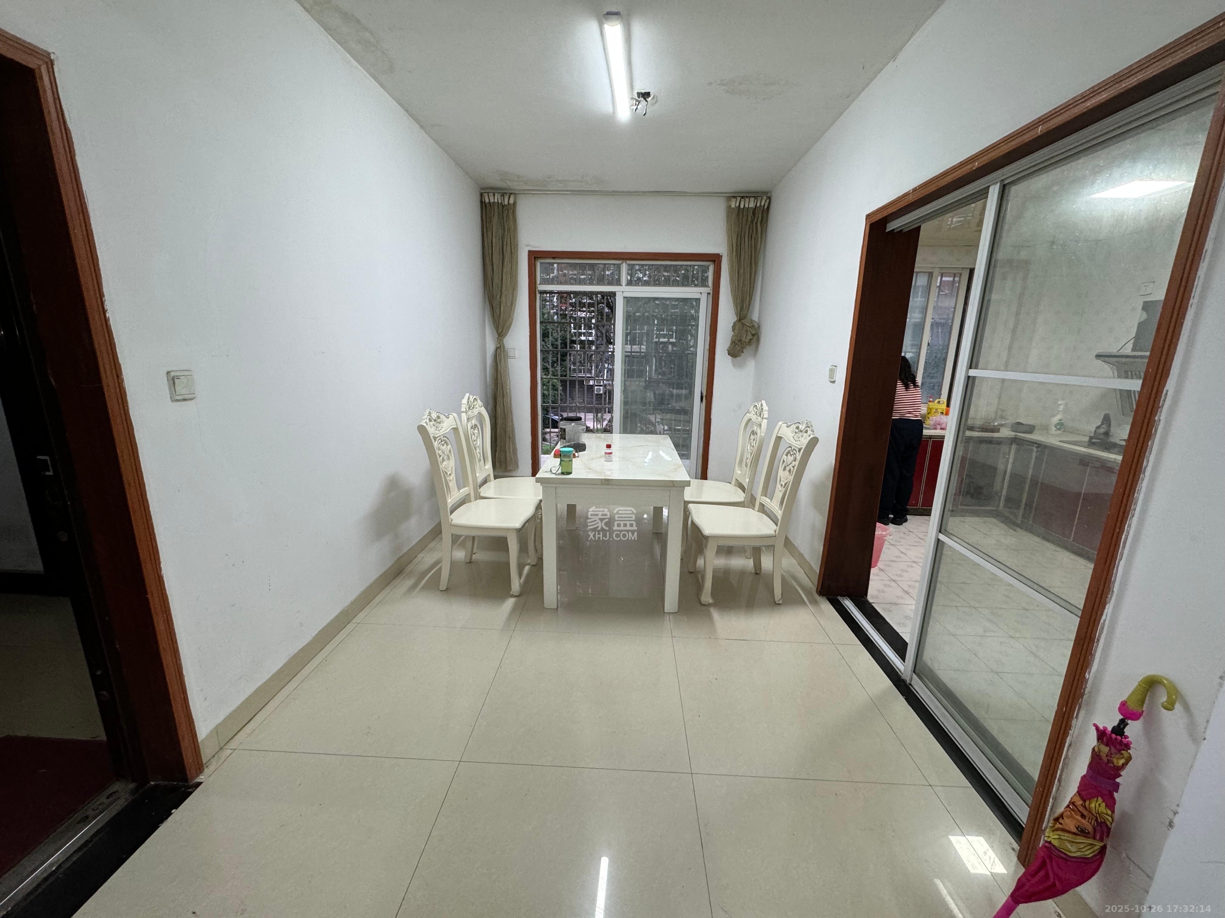 理工大学职工单位房青年汇  3室2厅2卫    2200.0元/月室内图