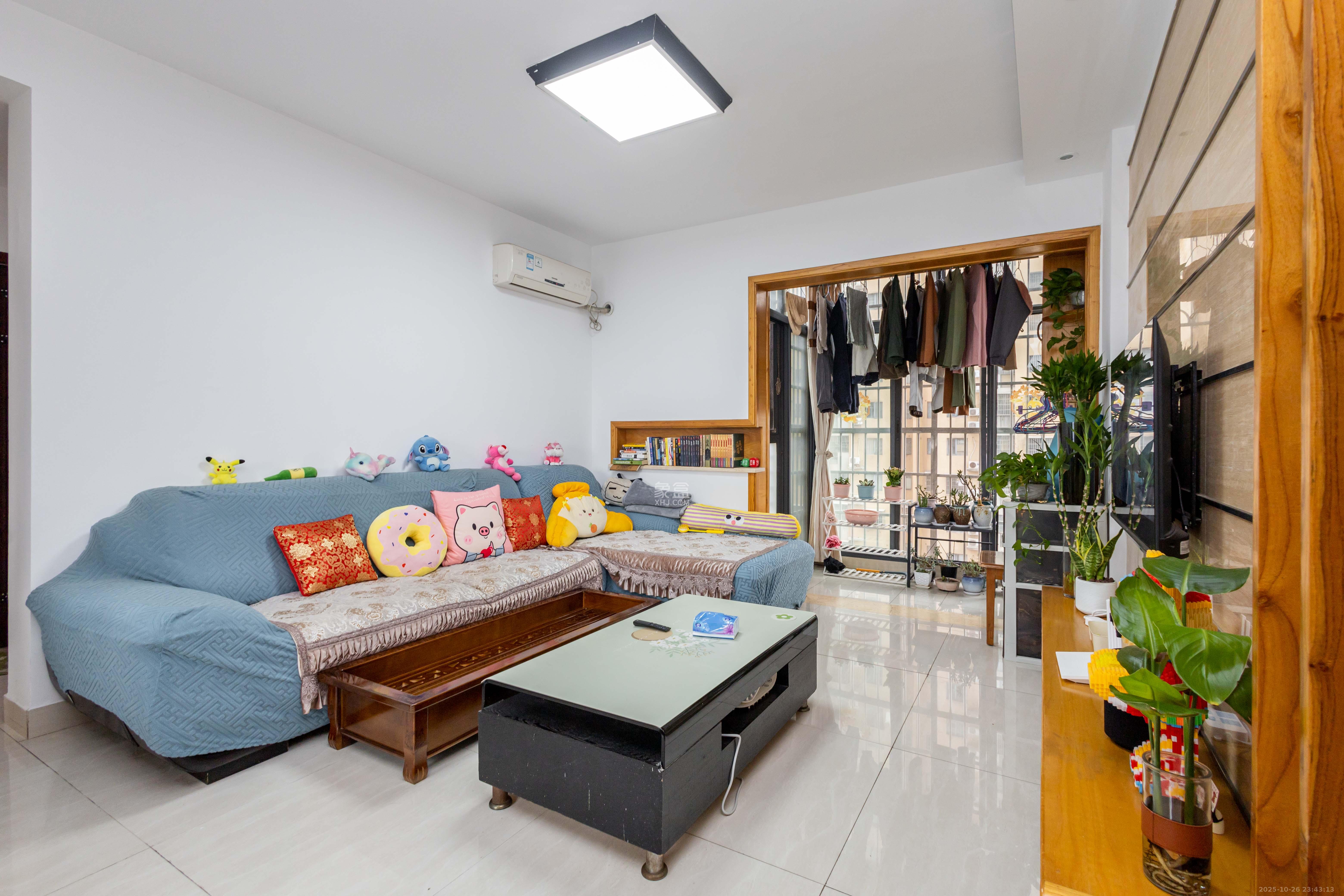 中国铁建国际城一期  3室2厅1卫    49.0万客厅