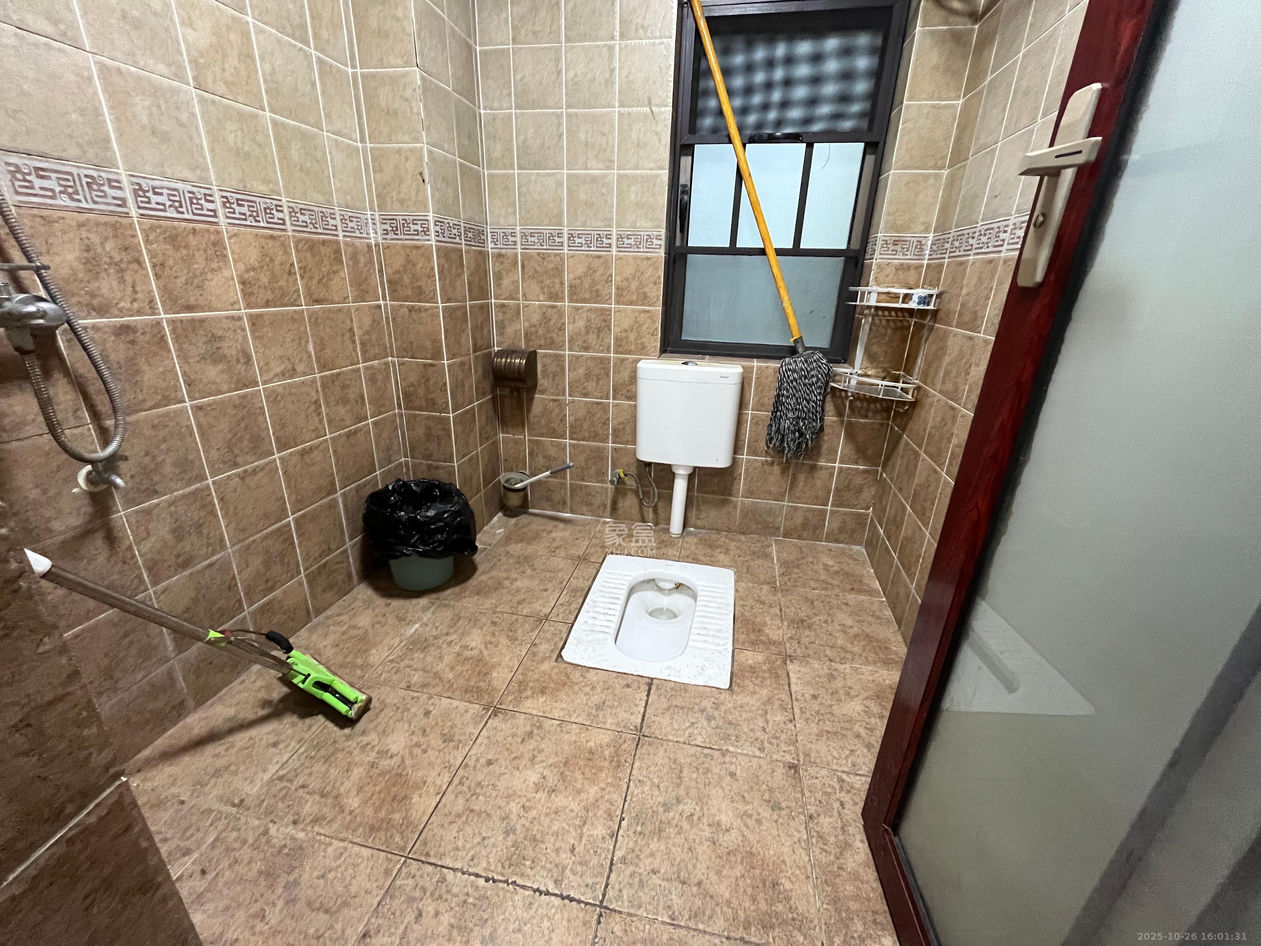 世茂铂翠湾一期 3室2厅1卫 4500.0元/月 世茂铂翠湾一期 3室2厅1卫 4500.0元/月室内图