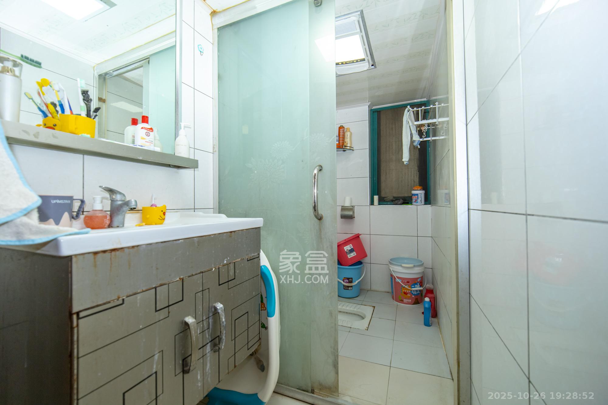 蝴蝶谷 2室2厅1卫 45.8万 蝴蝶谷 2室2厅1卫 45.8万卫生间