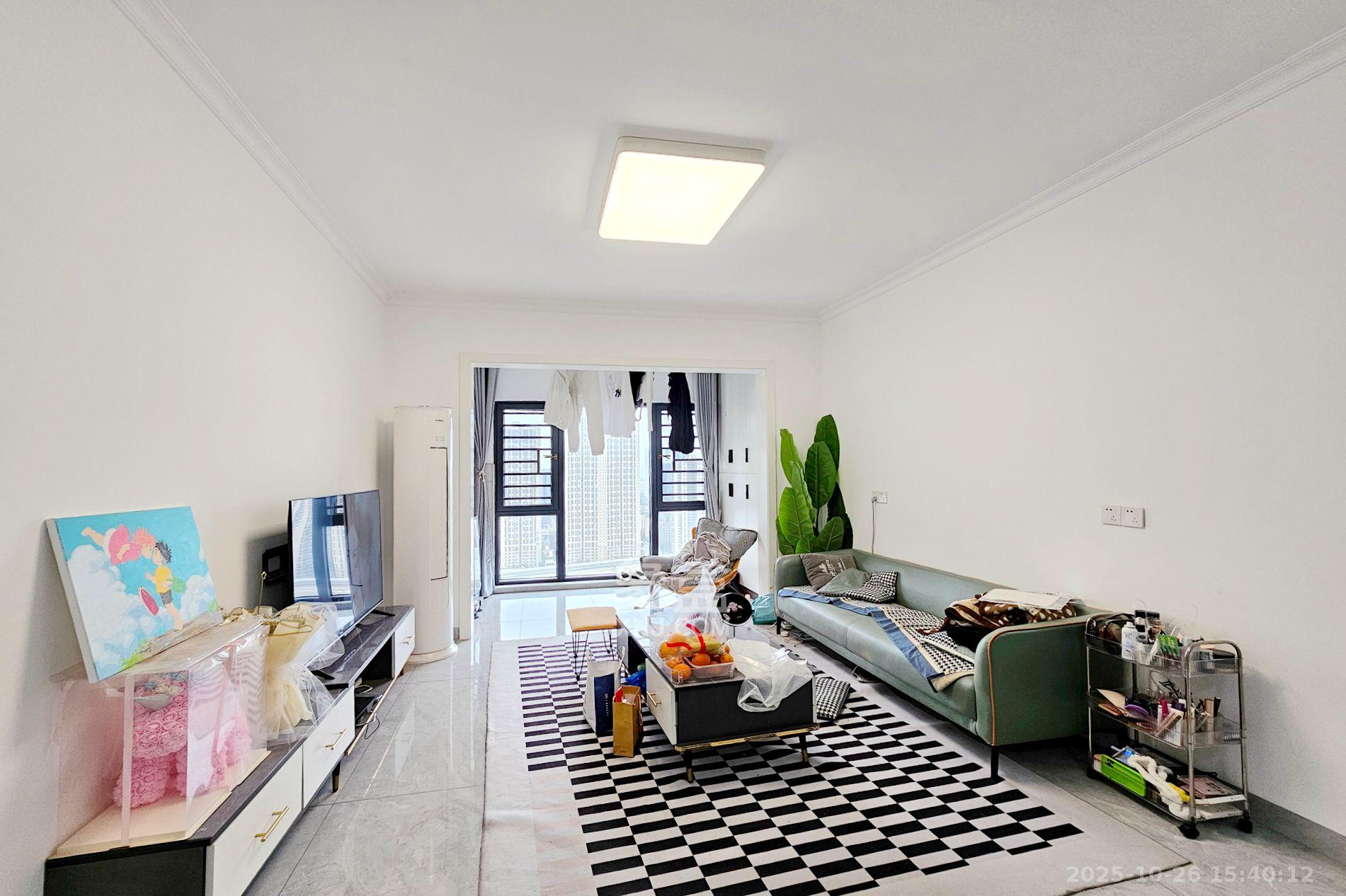 阳光城尚东湾愉景苑  3室2厅1卫    2400.0元/月