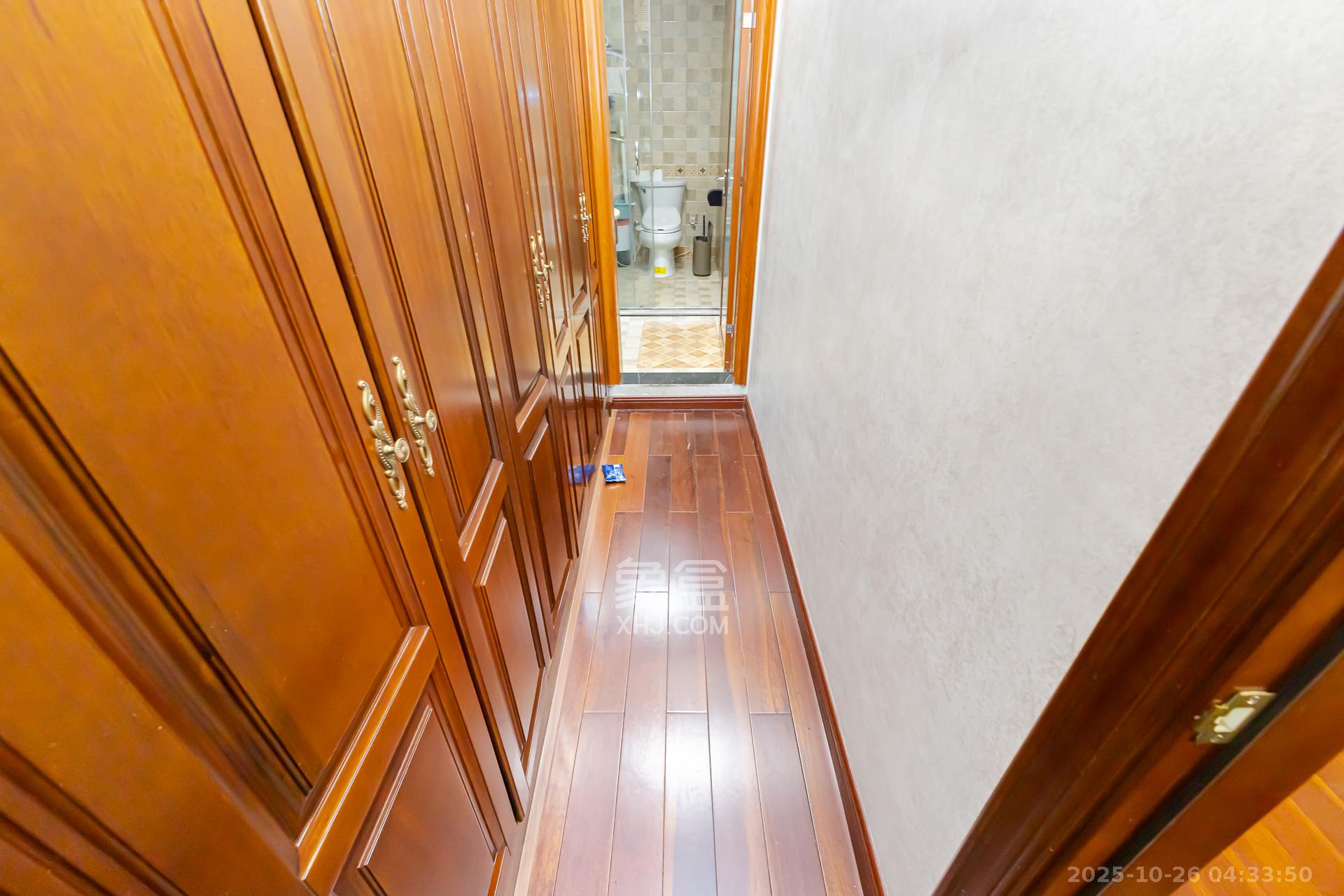 龙湖湘风原著(龙湖湘风星城)  5室3厅5卫    450.0万 龙湖湘风原著(龙湖湘风星城)  5室3厅5卫    450.0万卧室