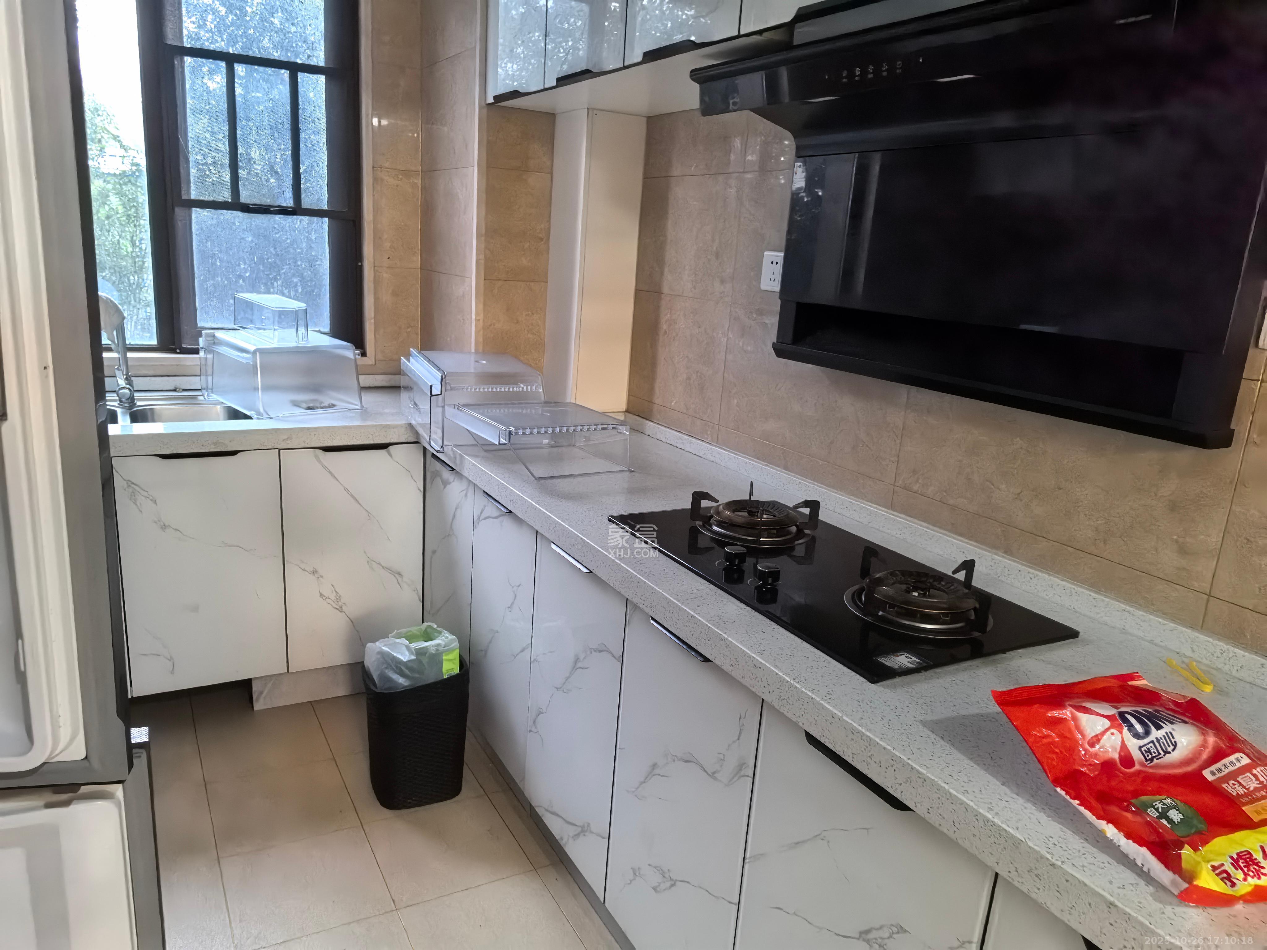 奥克斯缔壹城 4室2厅2卫 3000.0元/月 奥克斯缔壹城 4室2厅2卫 3000.0元/月室内图