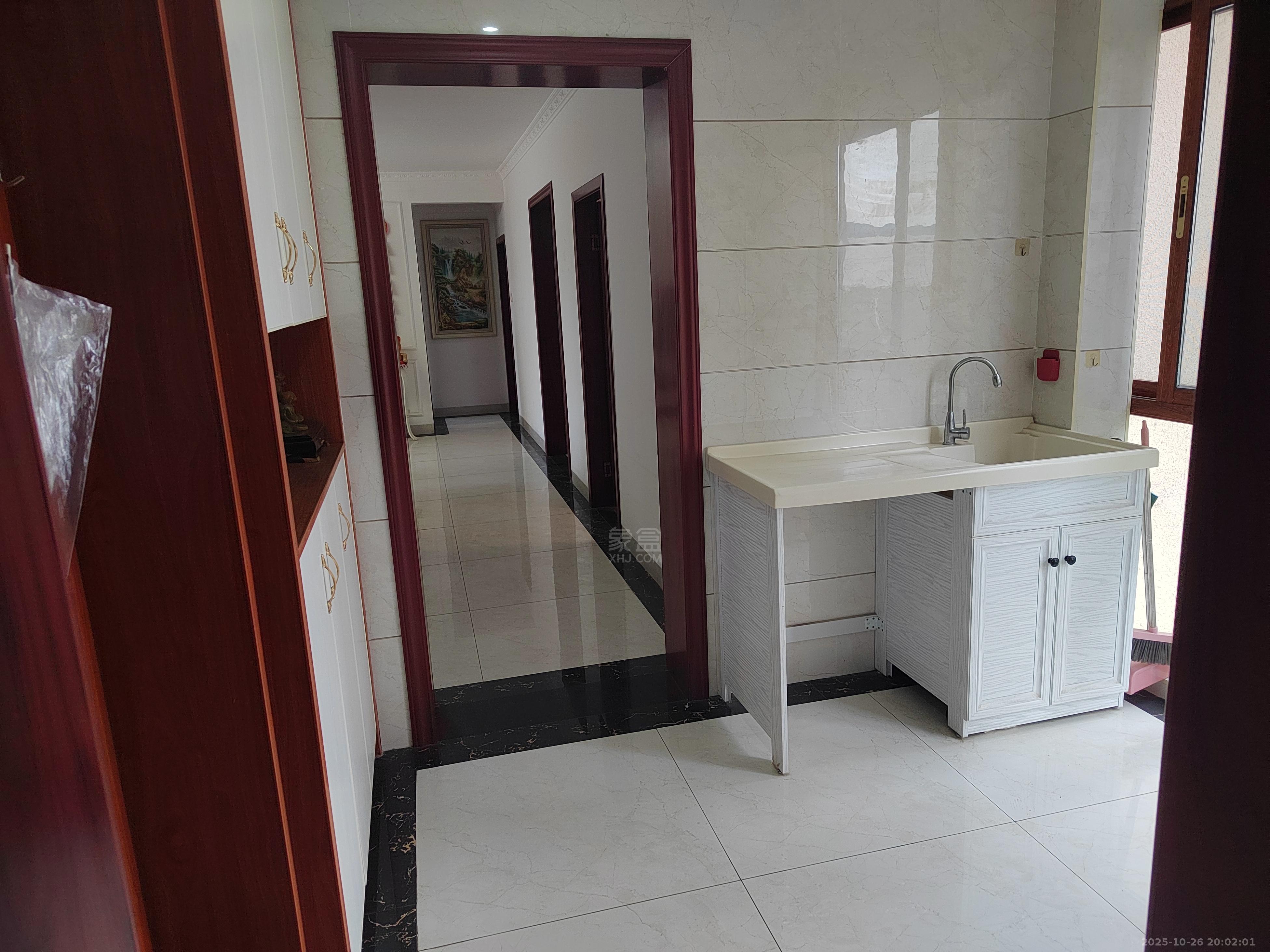 蓝溪谷 3室1厅2卫 2000.0元/月 蓝溪谷 3室1厅2卫 2000.0元/月室内图