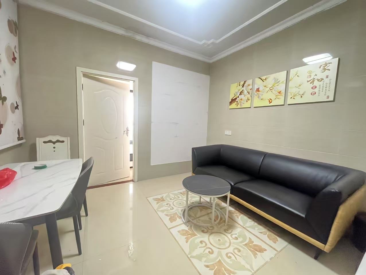 英伦首府金域豪廷 1室0厅0卫 25.0万 英伦首府金域豪廷 1室0厅0卫 25.0万客厅