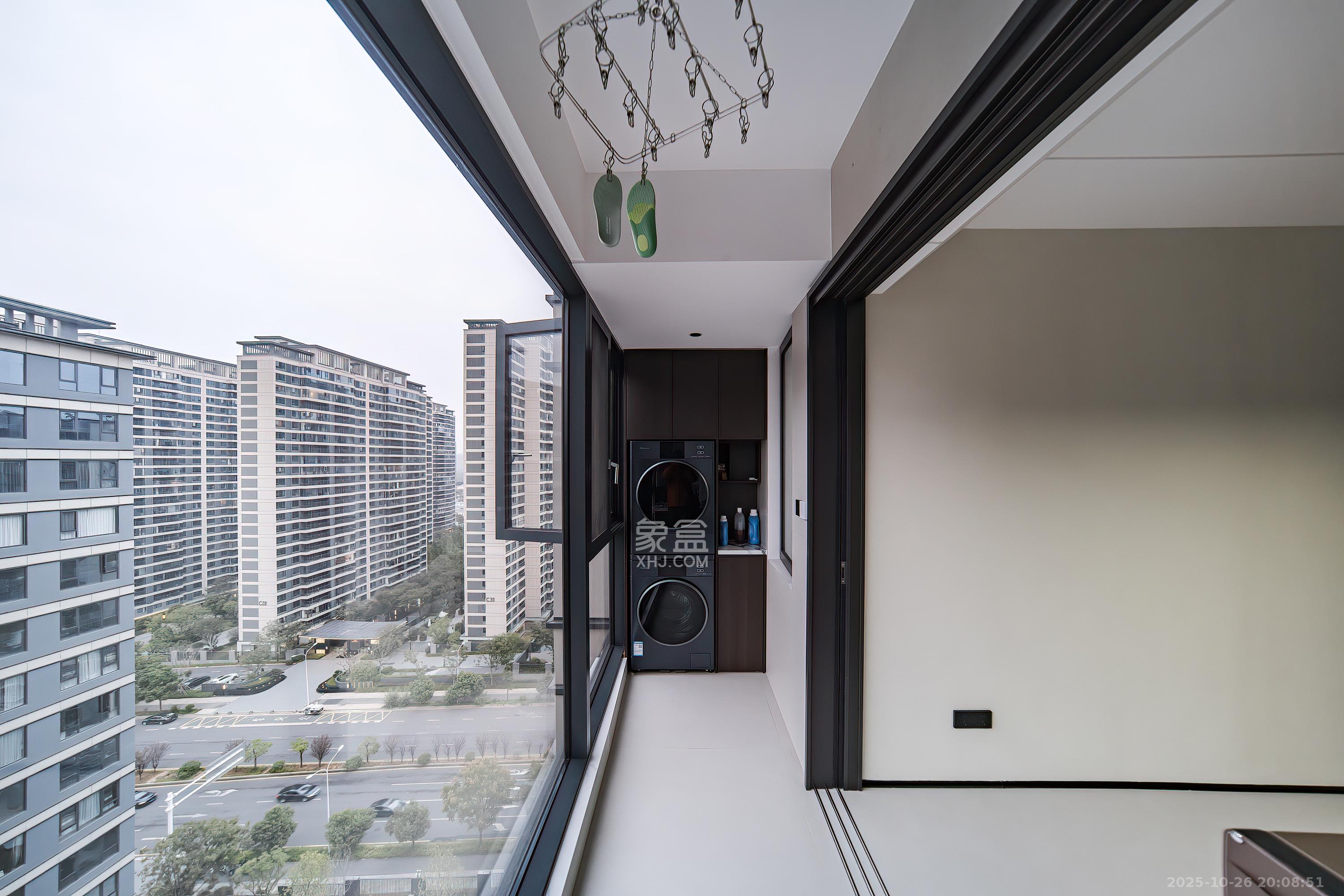 城发恒伟洋湖映2009  4室2厅3卫    400.0万 城发恒伟洋湖映2009  4室2厅3卫    400.0万阳台