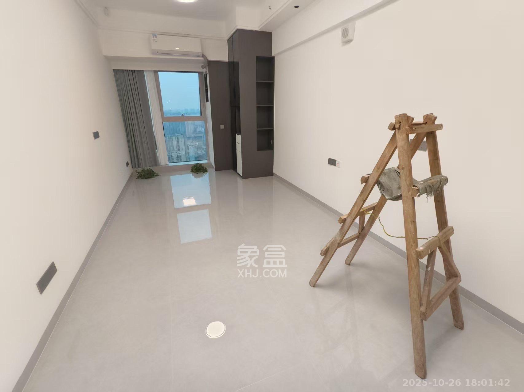 恒大誉府（融誉商业中心）  1室1厅1卫    1650.0元/月