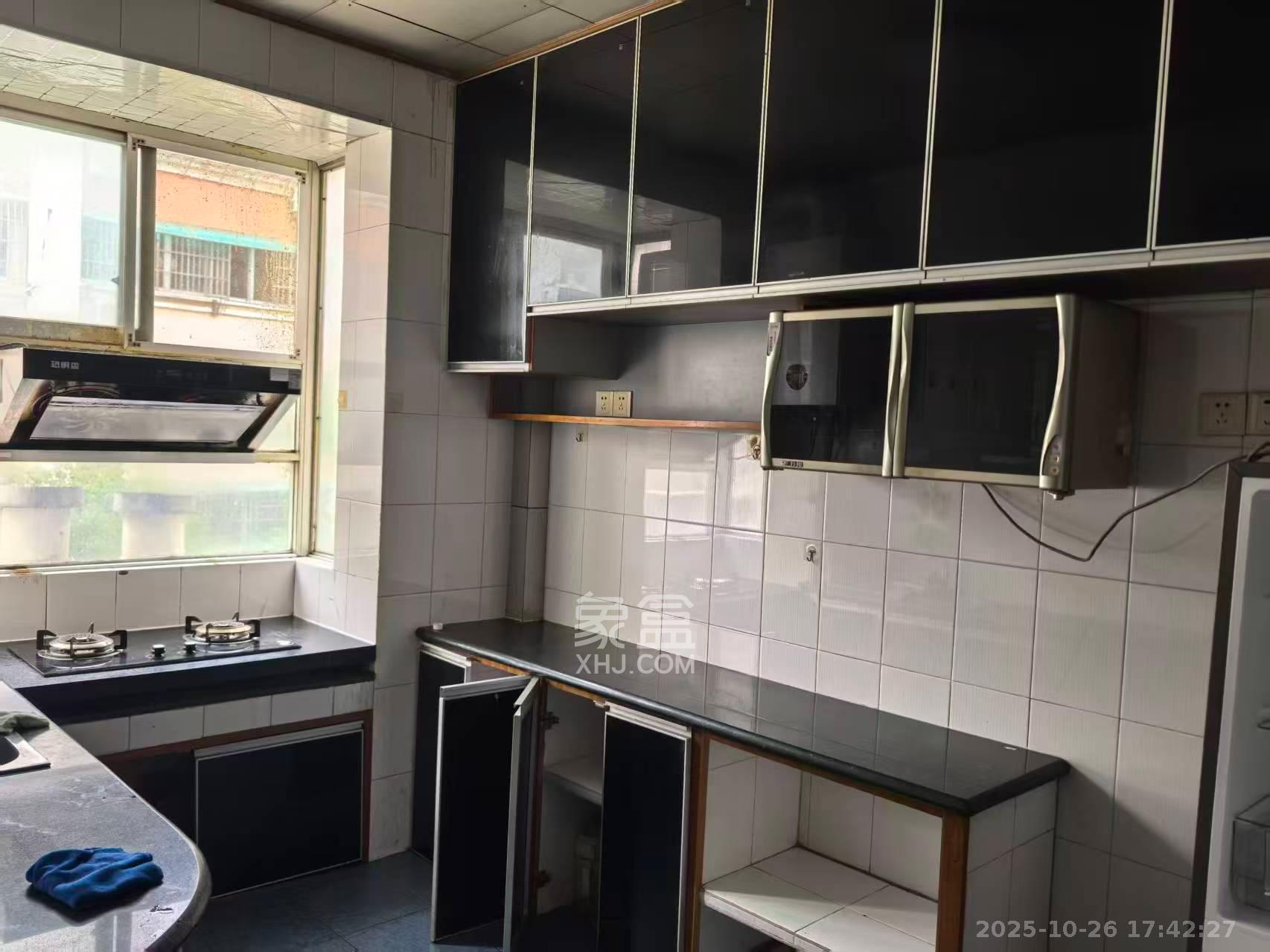 湘卫花苑  3室2厅1卫    2280.0元/月 湘卫花苑  3室2厅1卫    2280.0元/月室内图