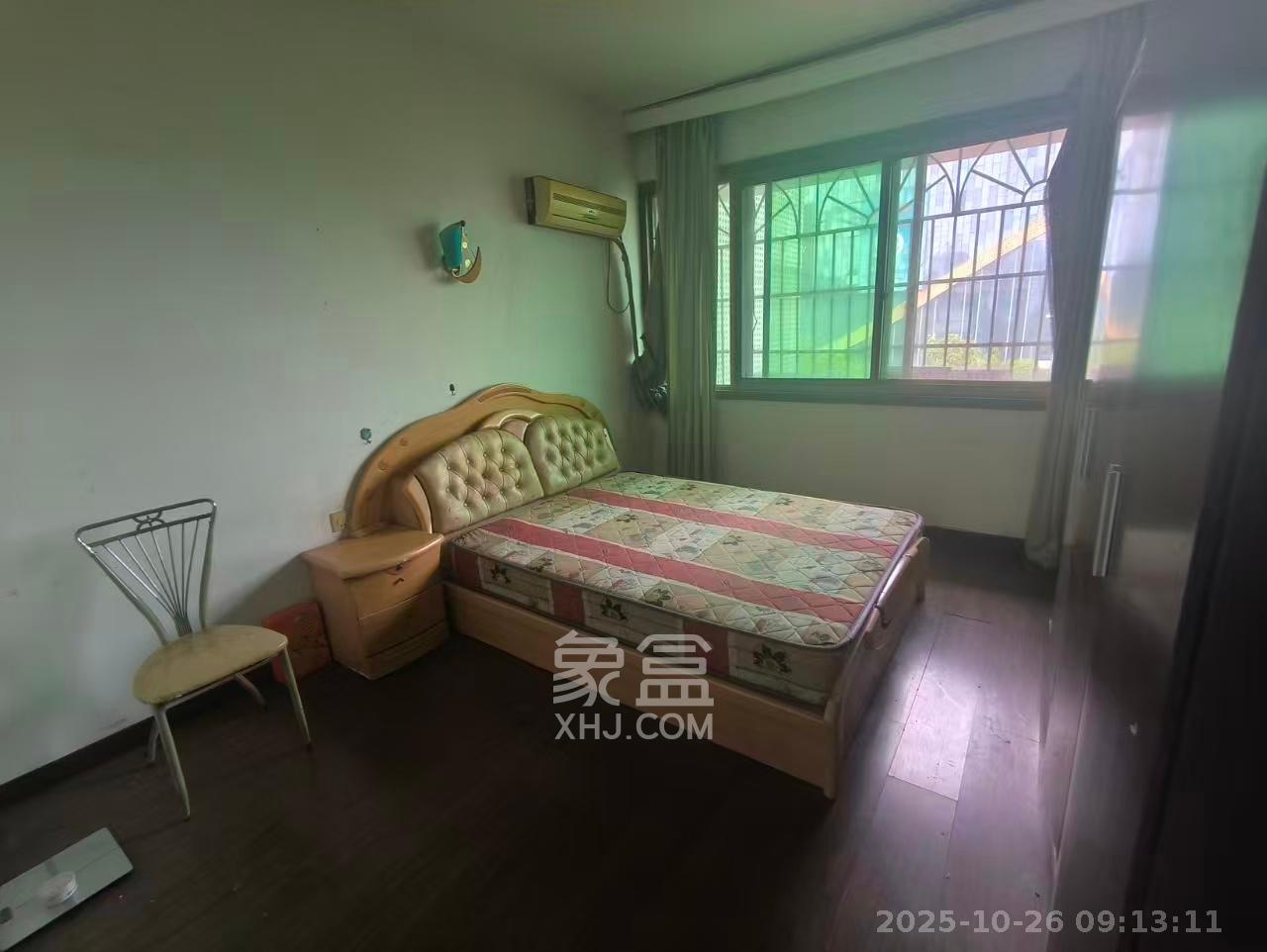 华信小区  3室2厅1卫    800.0元/月室内图
