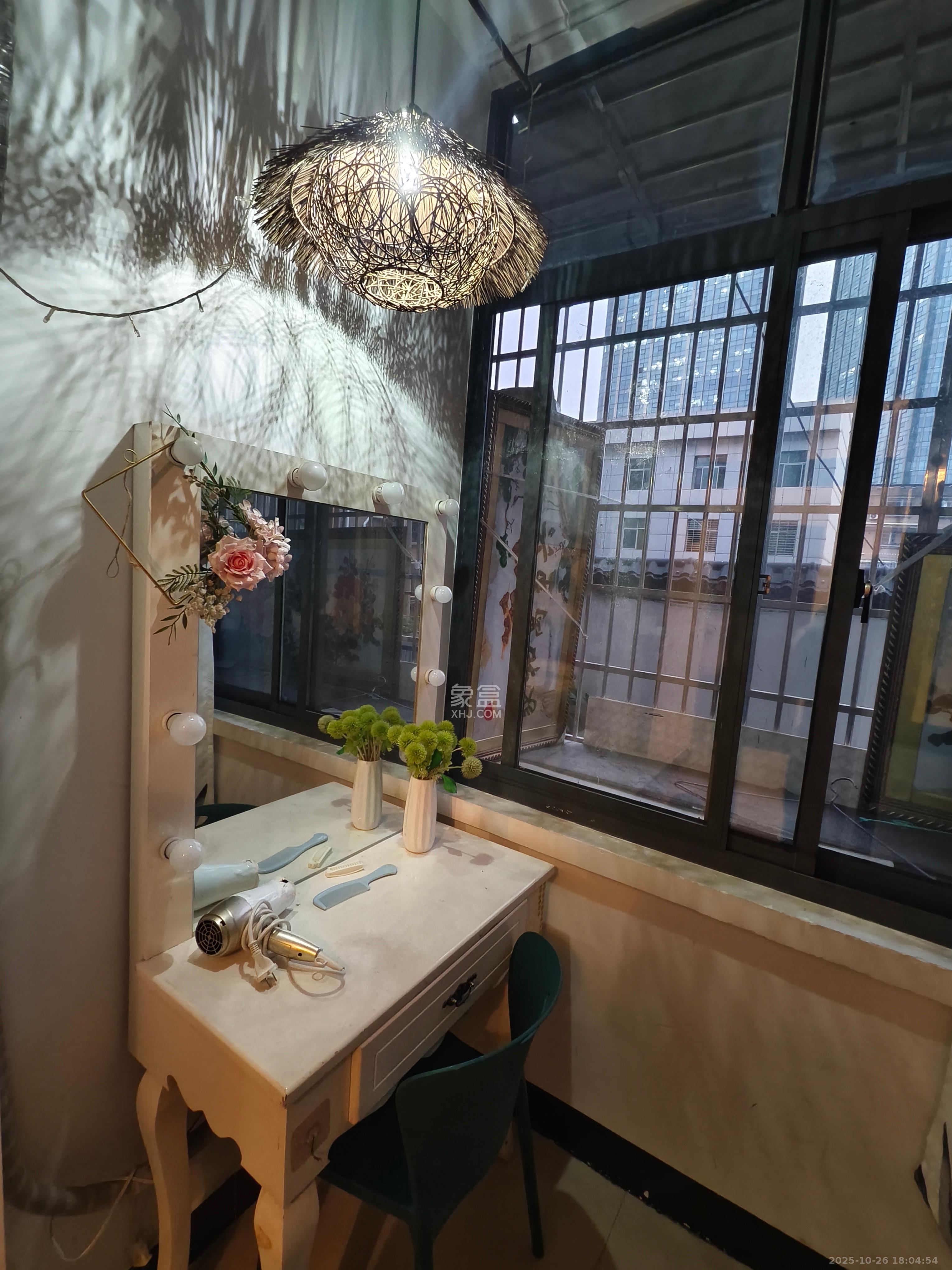 美丽四合院  2室1厅1卫    2000.0元/月室内图