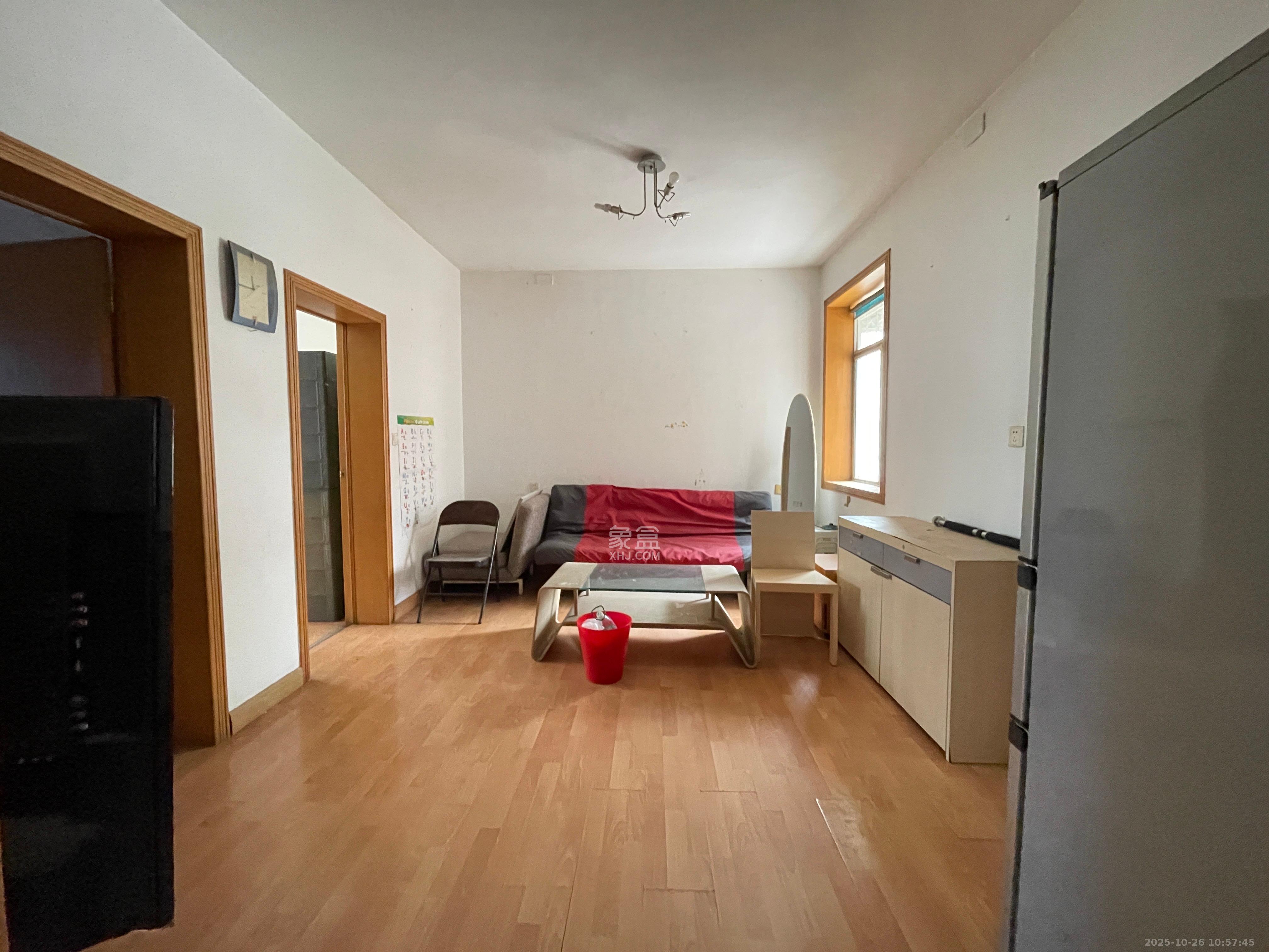 湘农桥社区  2室1厅1卫    1800.0元/月室内图