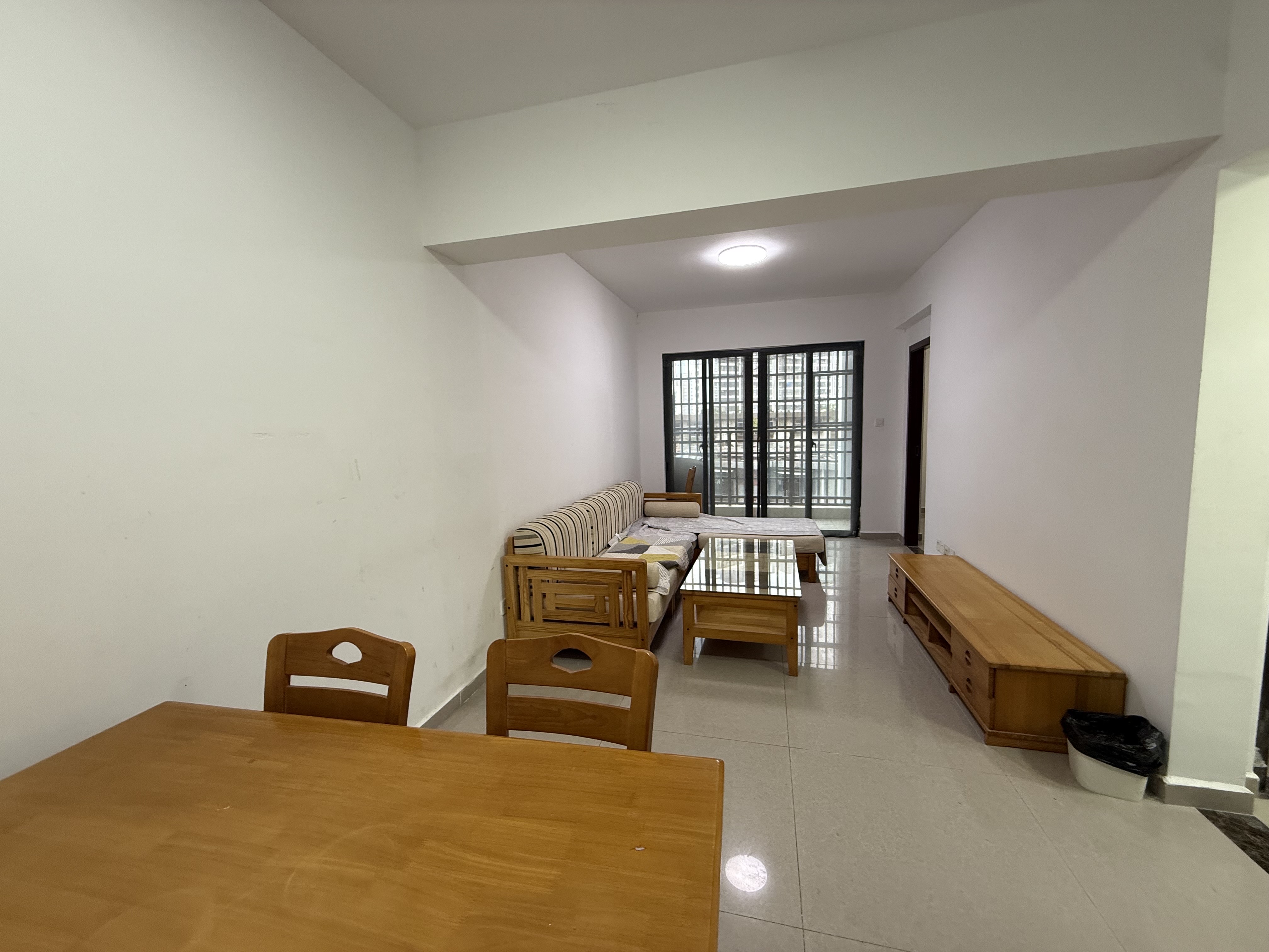 中交夏瑶雅苑 2室2厅1卫 2100.0元/月 中交夏瑶雅苑 2室2厅1卫 2100.0元/月室内图