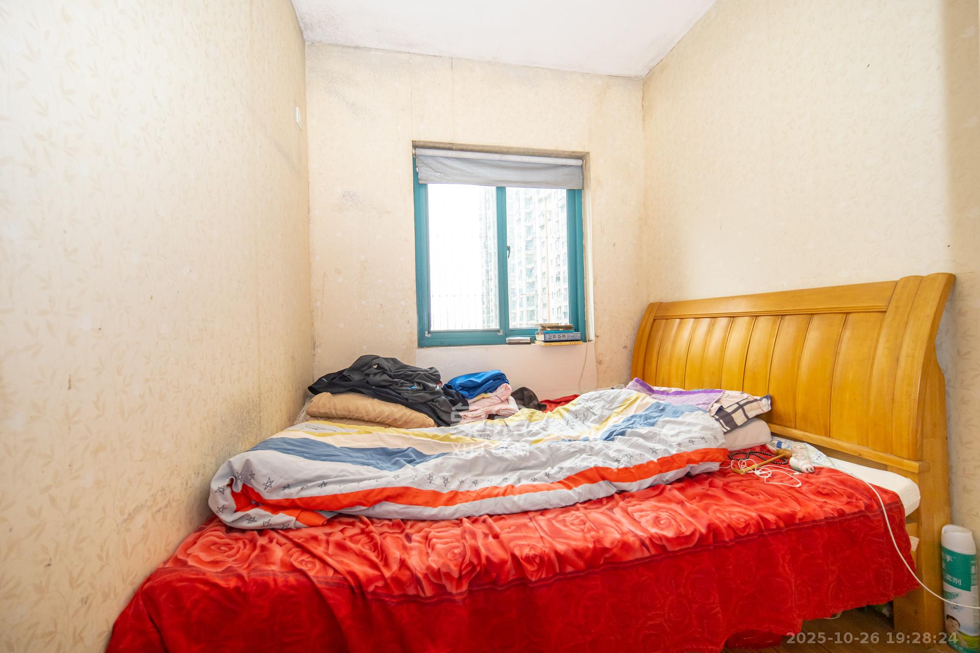 蝴蝶谷 2室2厅1卫 32.8万 蝴蝶谷 2室2厅1卫 32.8万卧室