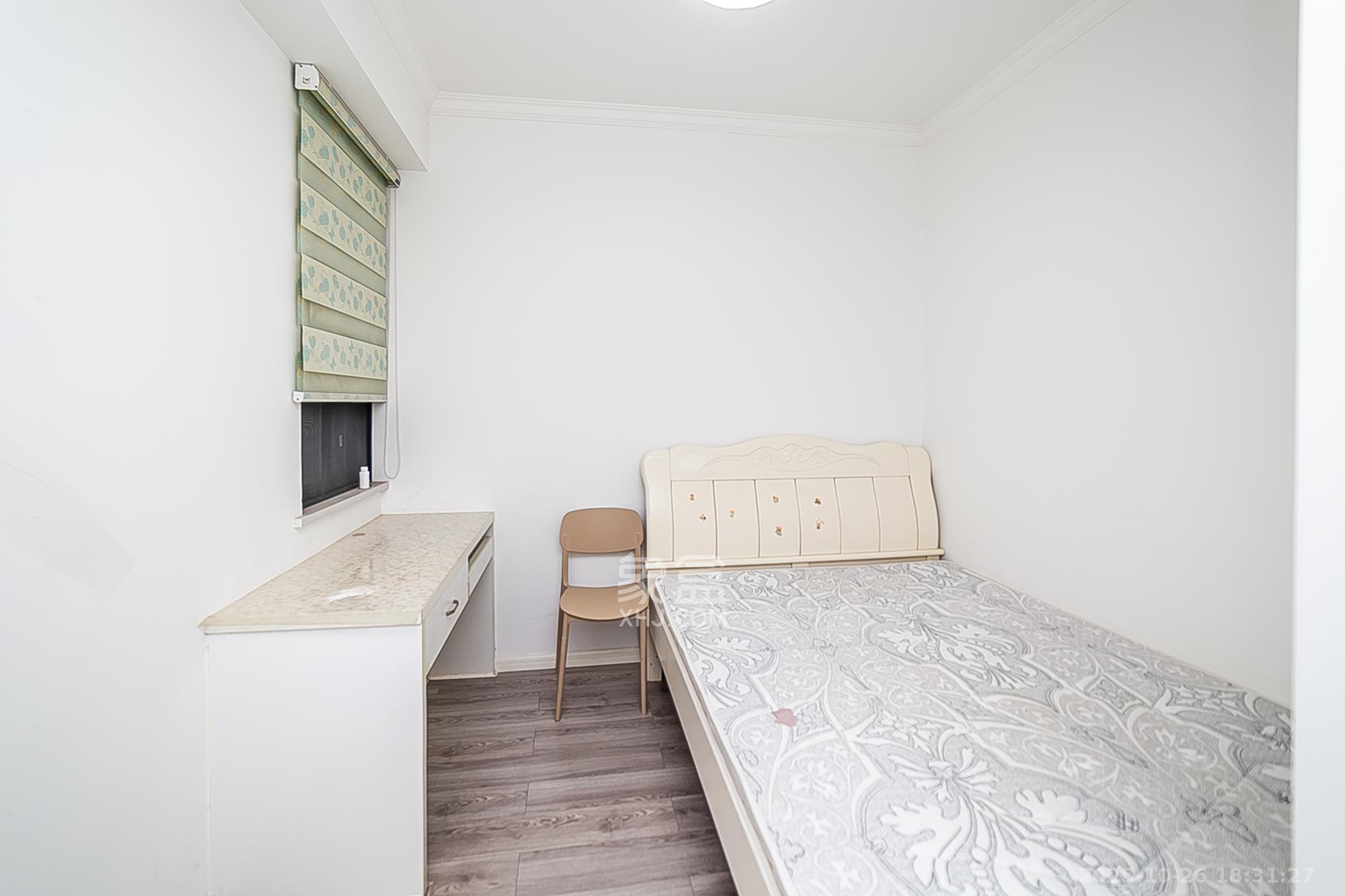 天鸿天府（天鸿中央大院）  4室2厅2卫    138.0万卧室