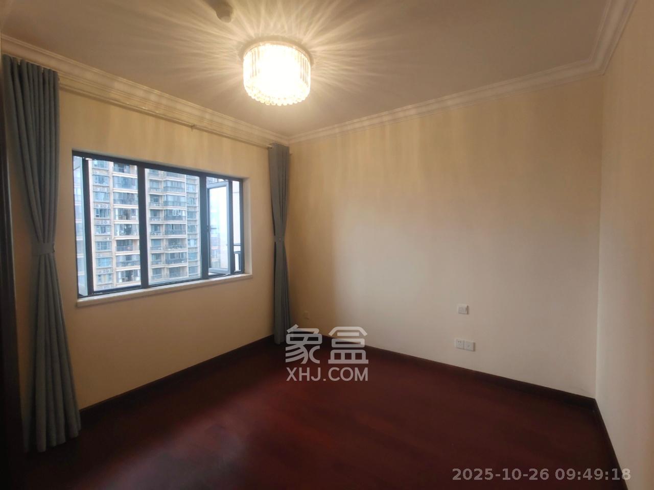 恒大翡翠华庭  3室2厅2卫    2700.0元/月室内图