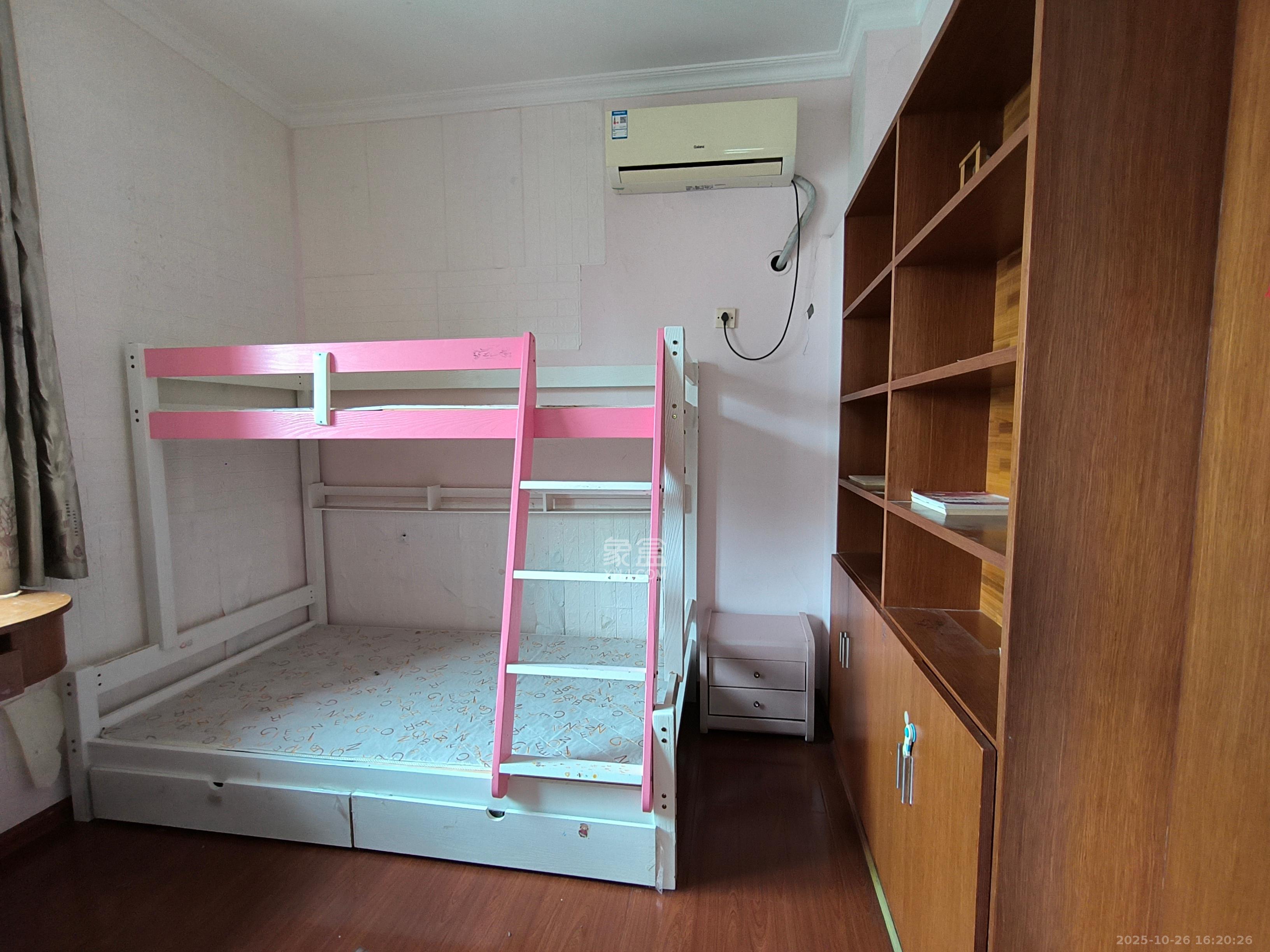 三景国际  3室2厅1卫    1600.0元/月室内图