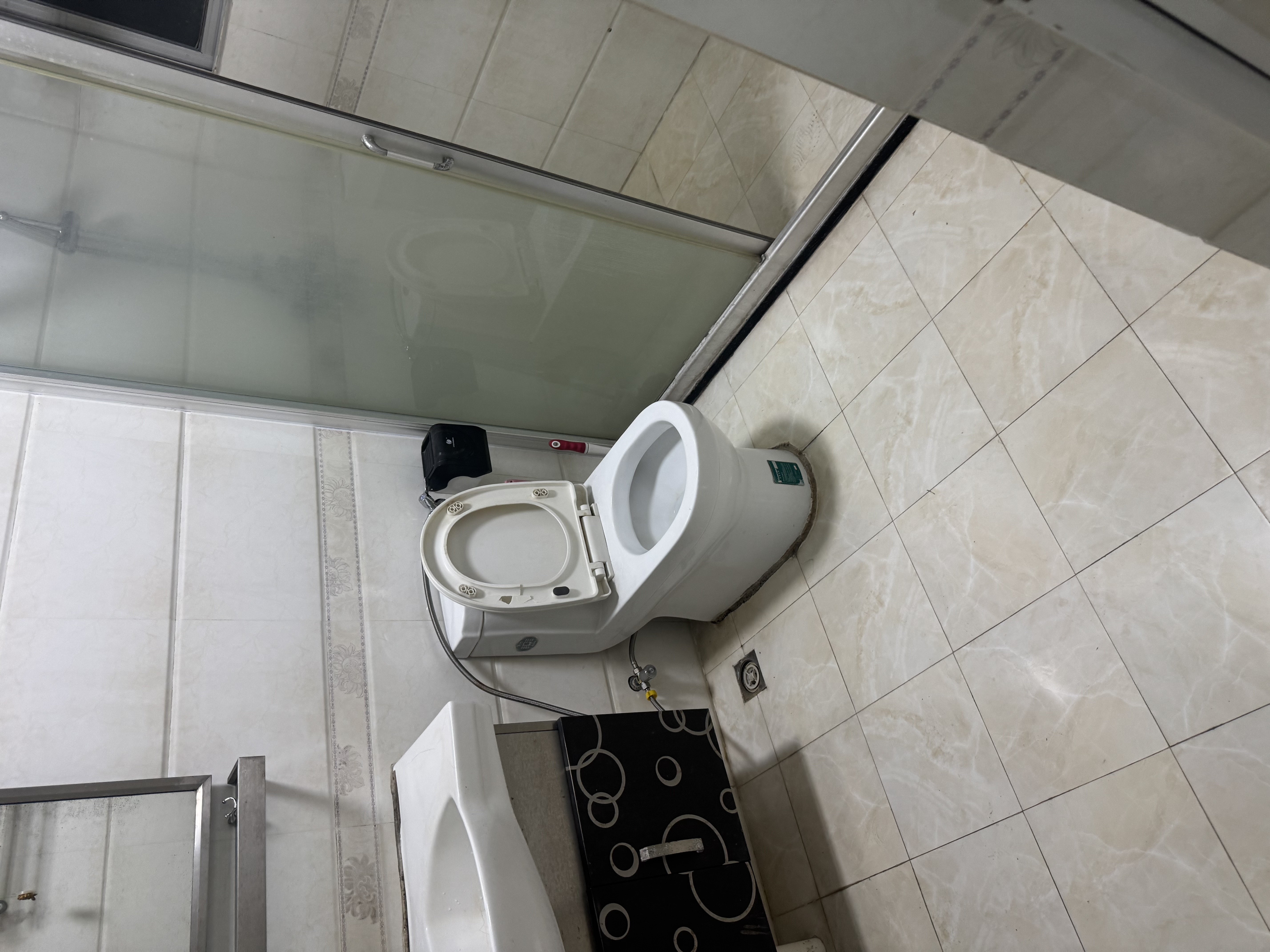 学苑公寓  2室2厅2卫    2400.0元/月